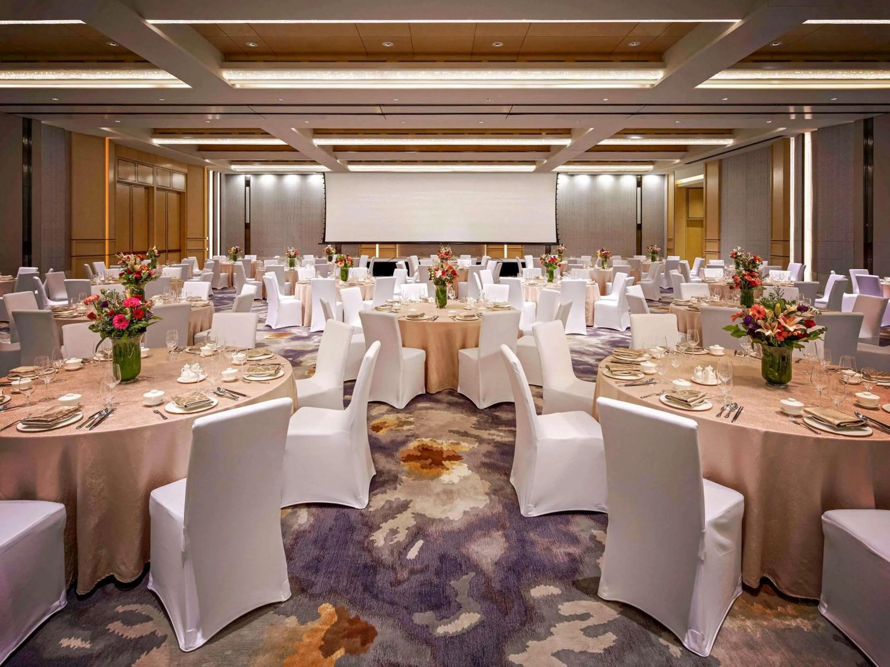 Meeting/conference room in Sofitel Singapore City Centre