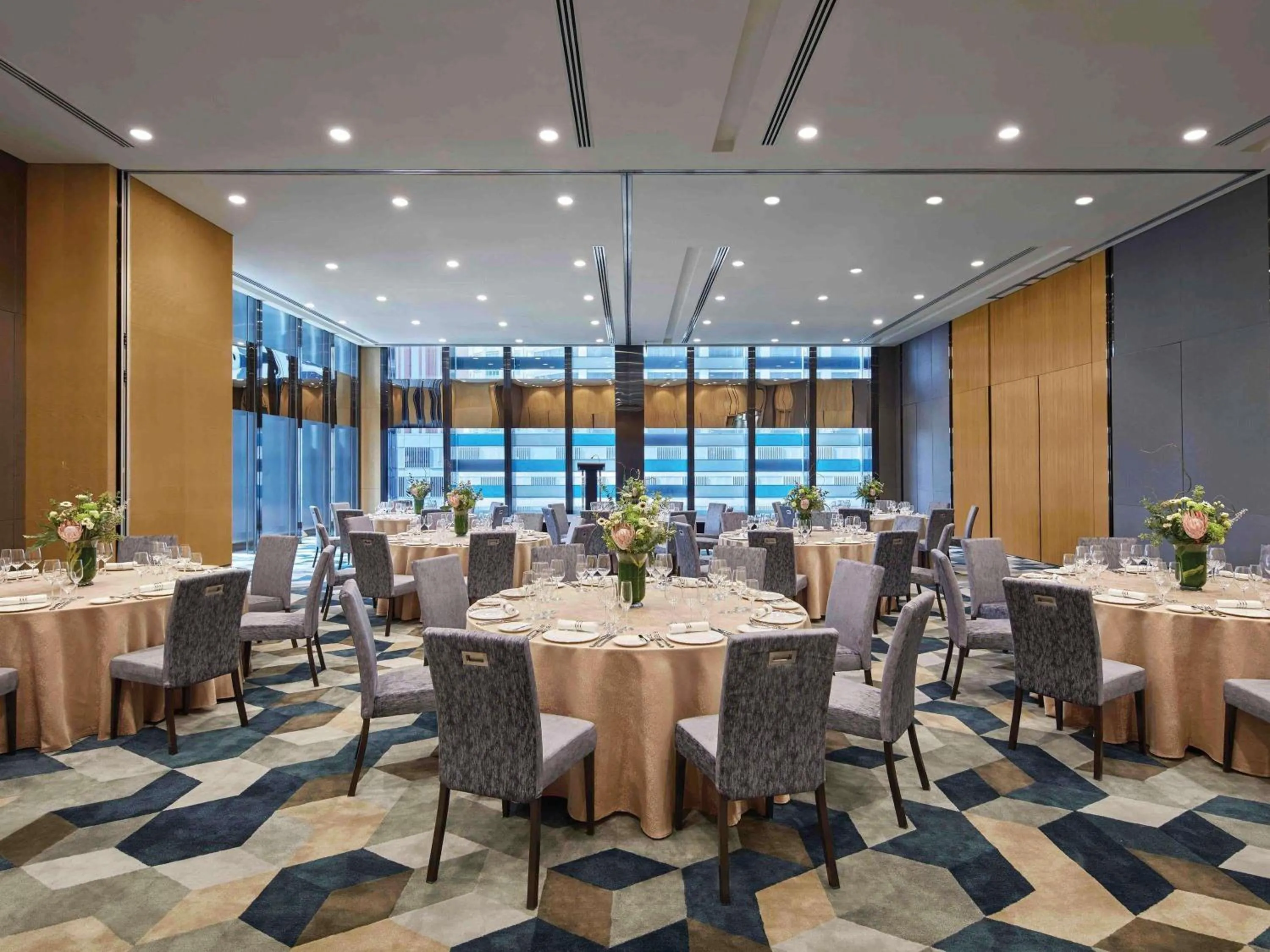Meeting/conference room in Sofitel Singapore City Centre