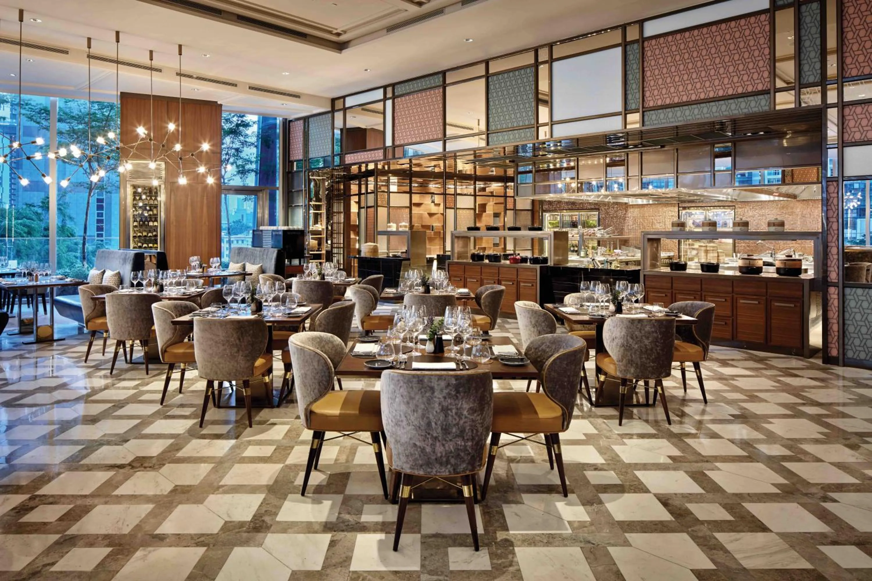 Restaurant/places to eat in Sofitel Singapore City Centre