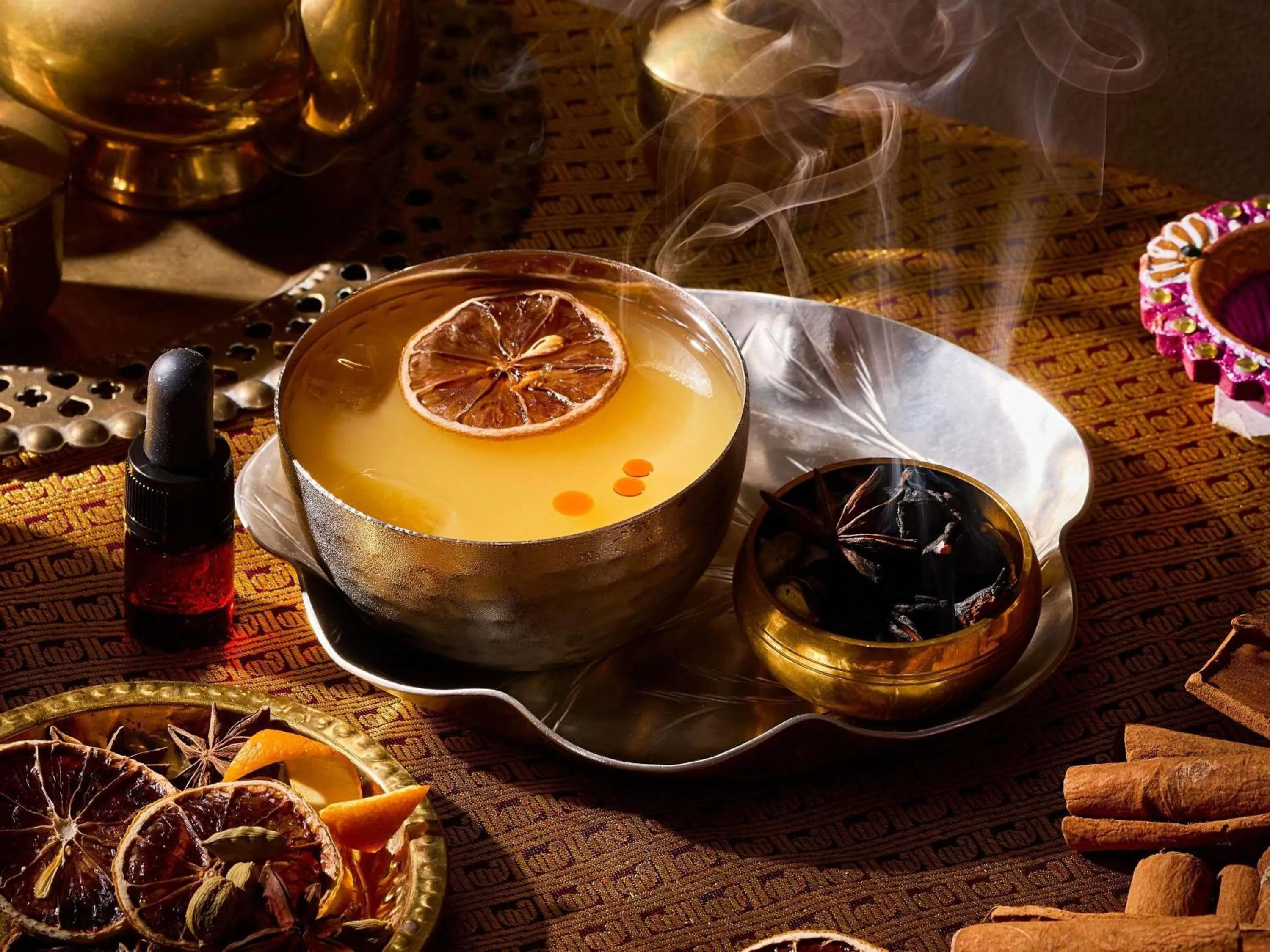 Lounge or bar in Sofitel Singapore City Centre