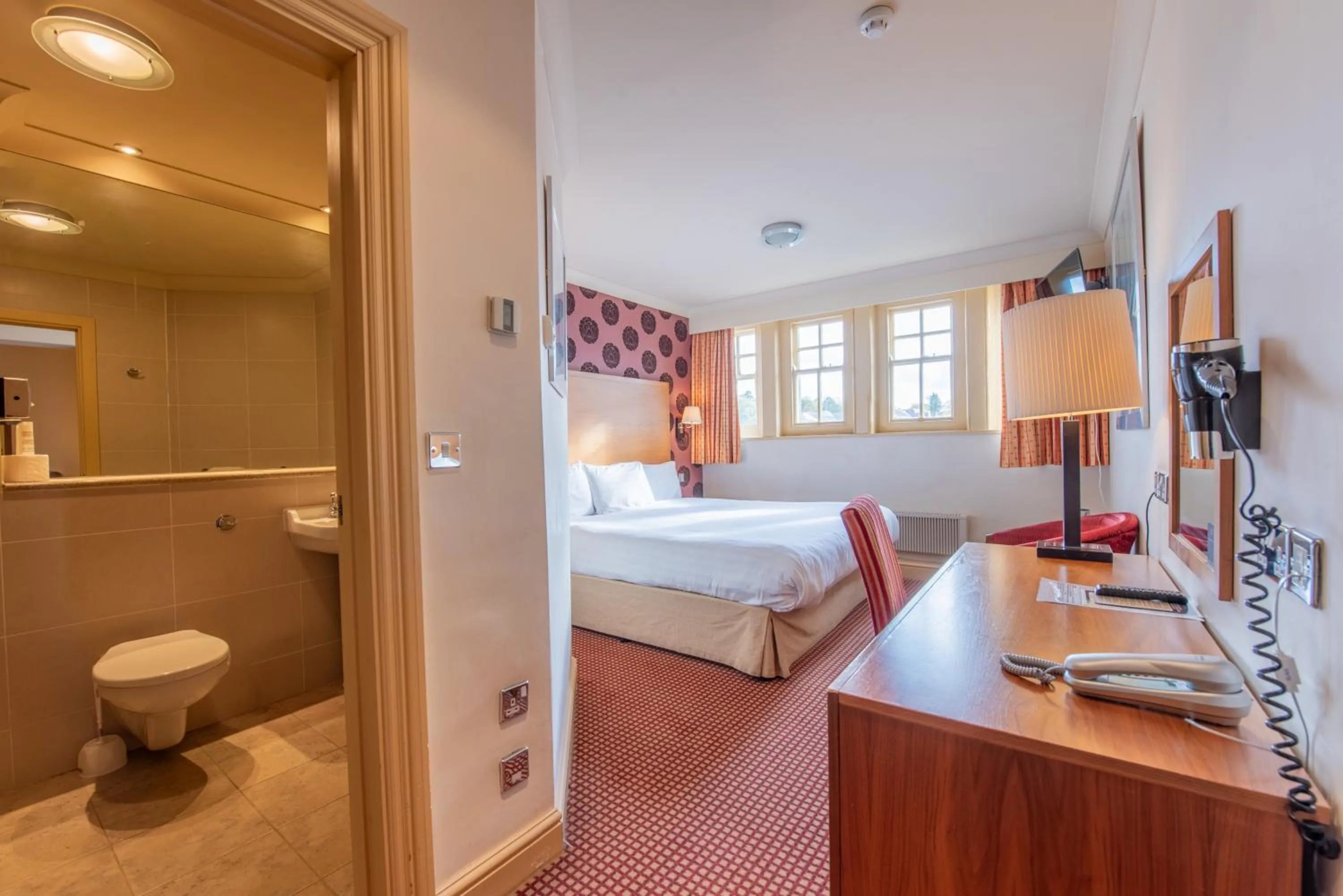 Bedroom, Bed in Metropole Hotel and Spa