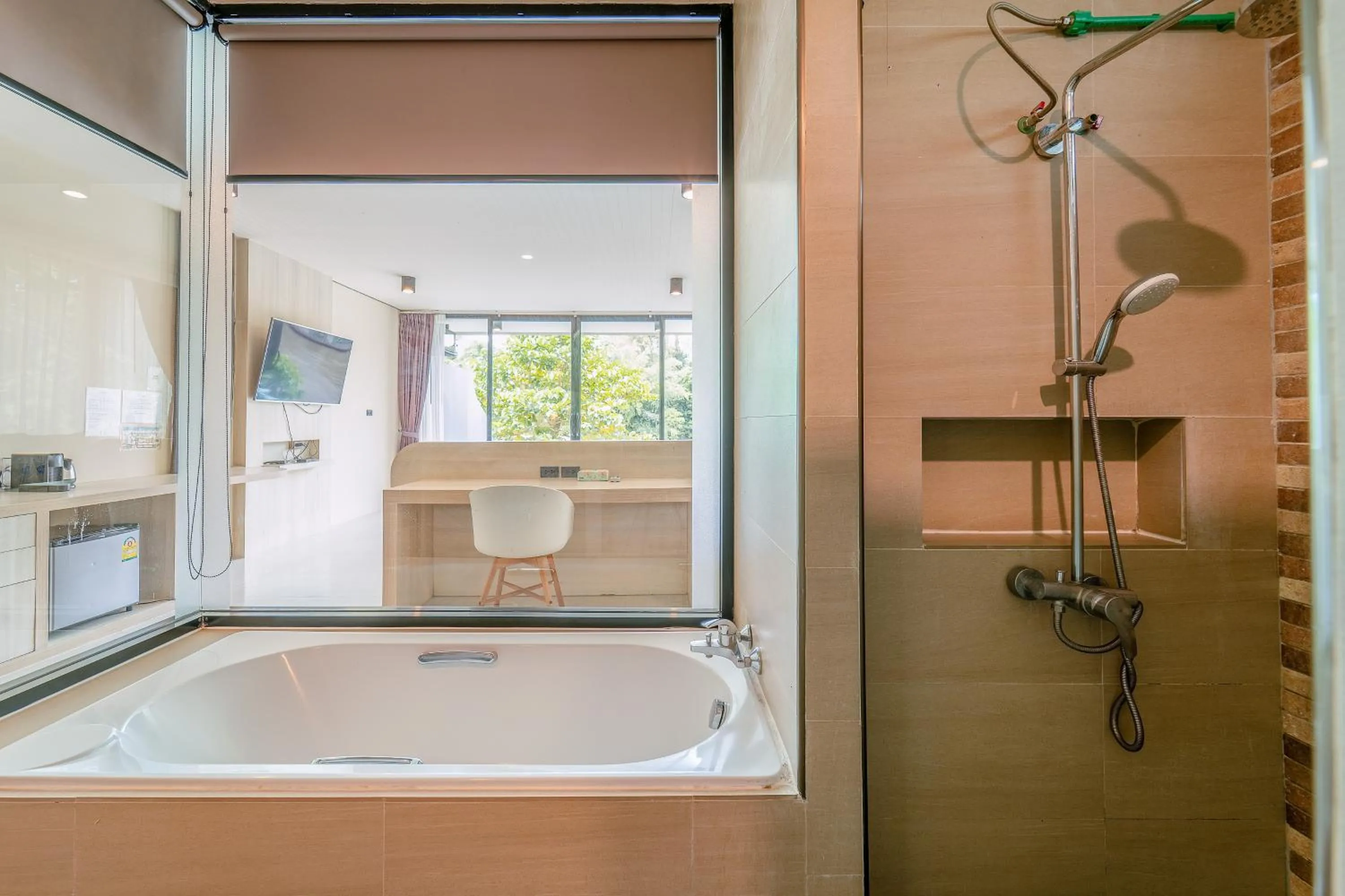 Shower in Binlha Raft Resort