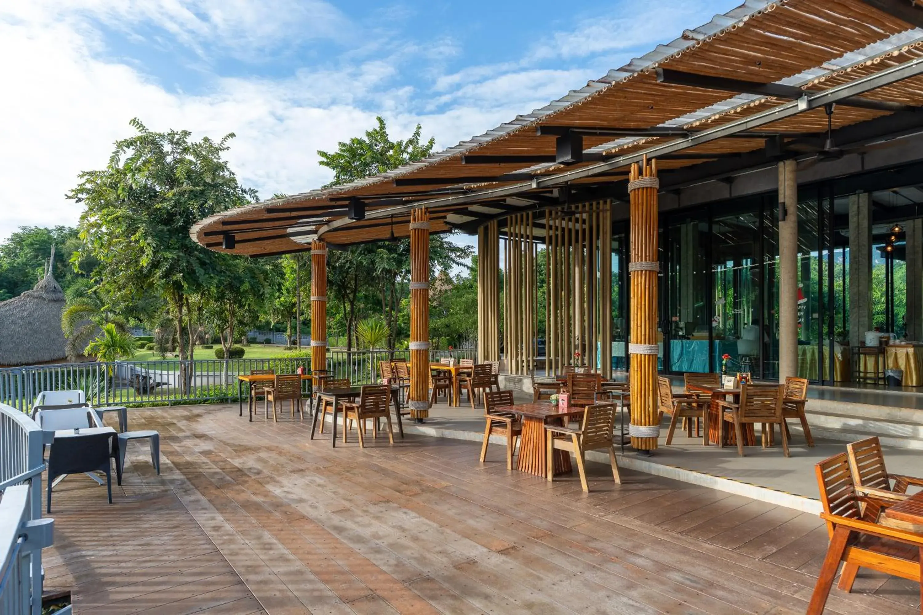 Restaurant/places to eat in Binlha Raft Resort Restaurant/places to eat in Binlha Raft Resort