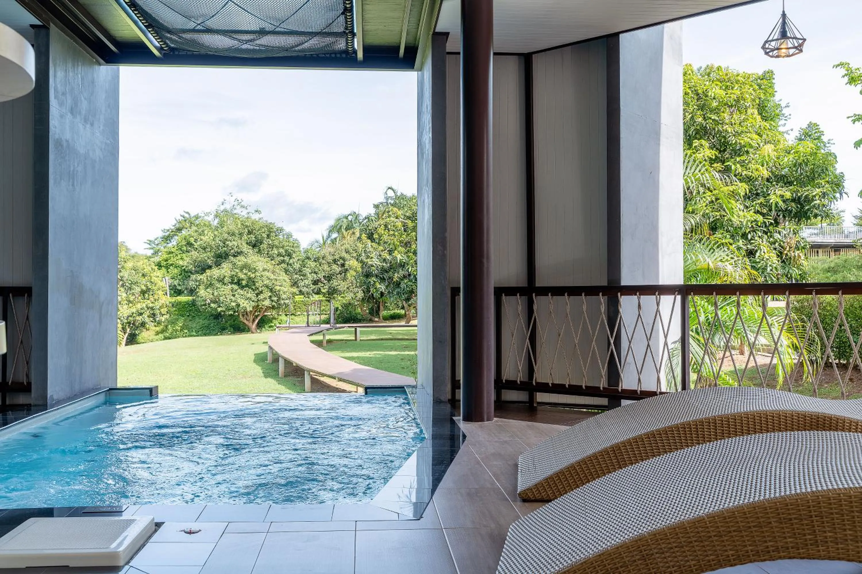 Swimming pool in Binlha Raft Resort