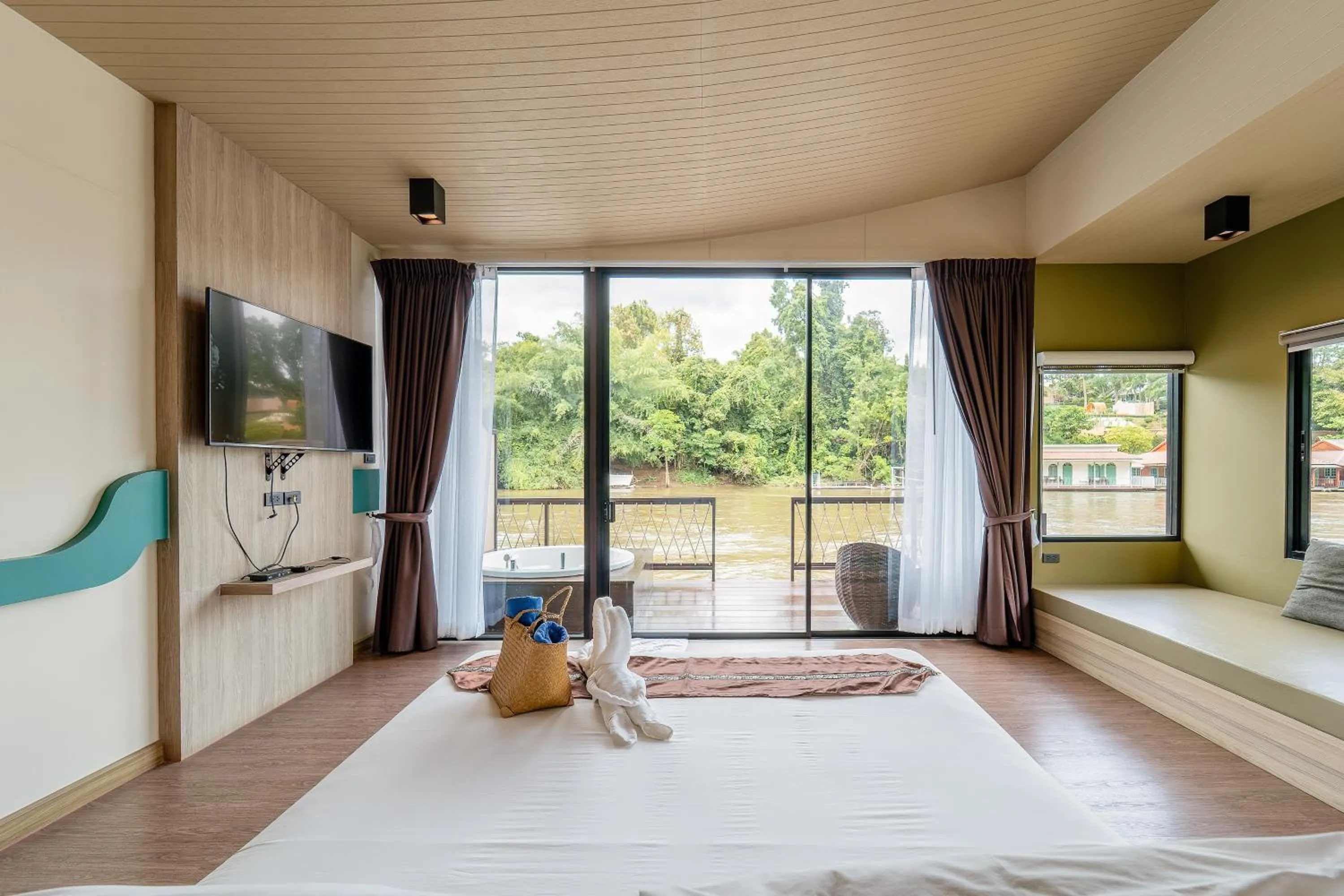 Bedroom, Bed in Binlha Raft Resort