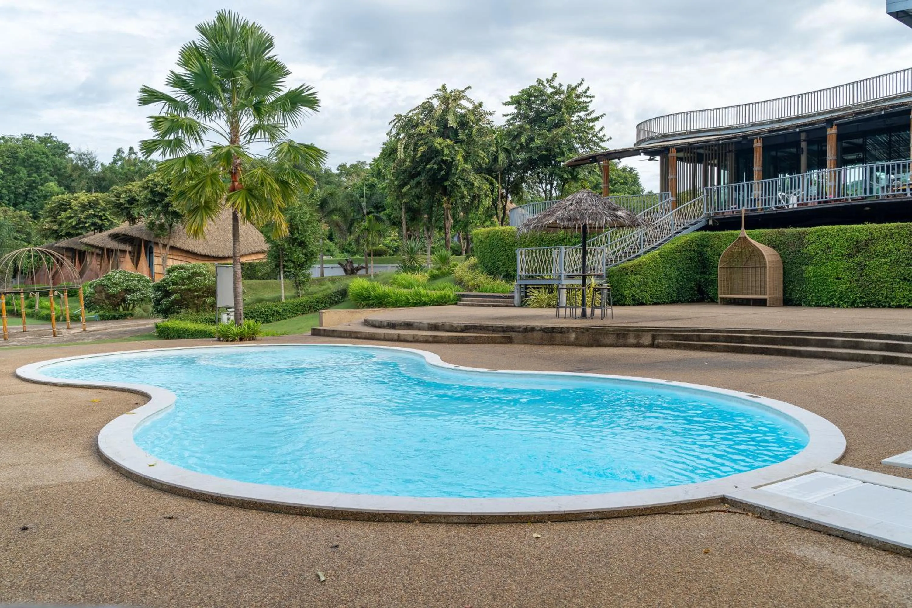 Swimming pool in Binlha Raft Resort