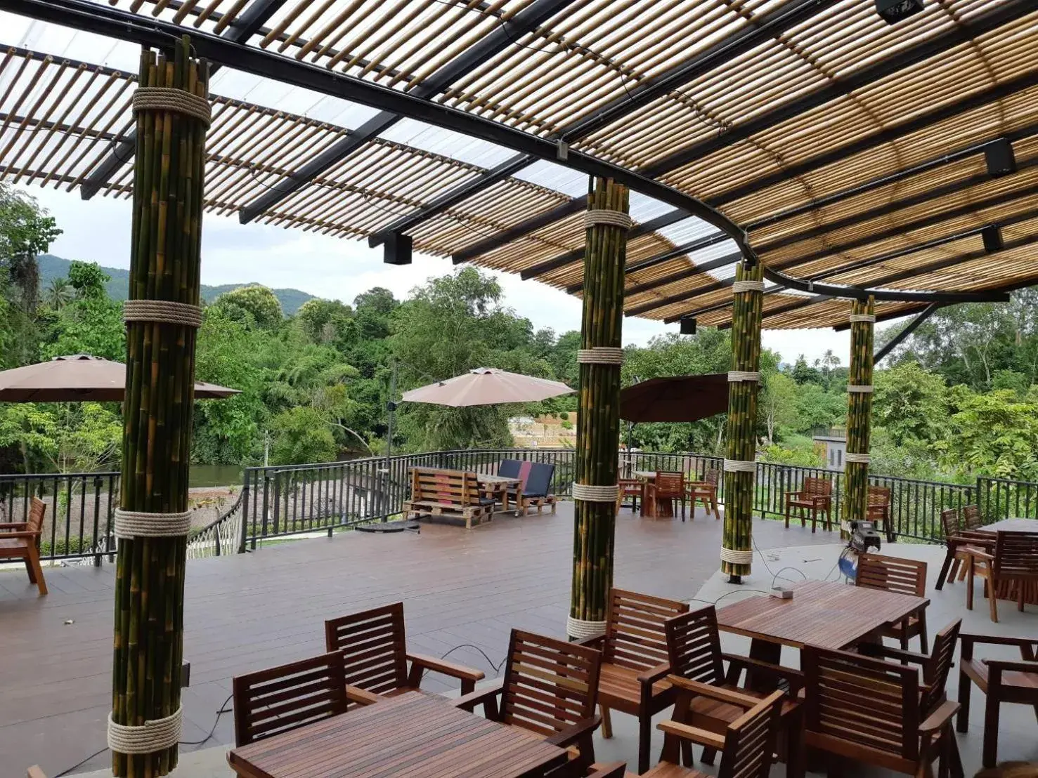 Restaurant/places to eat in Binlha Raft Resort Restaurant/places to eat in Binlha Raft Resort