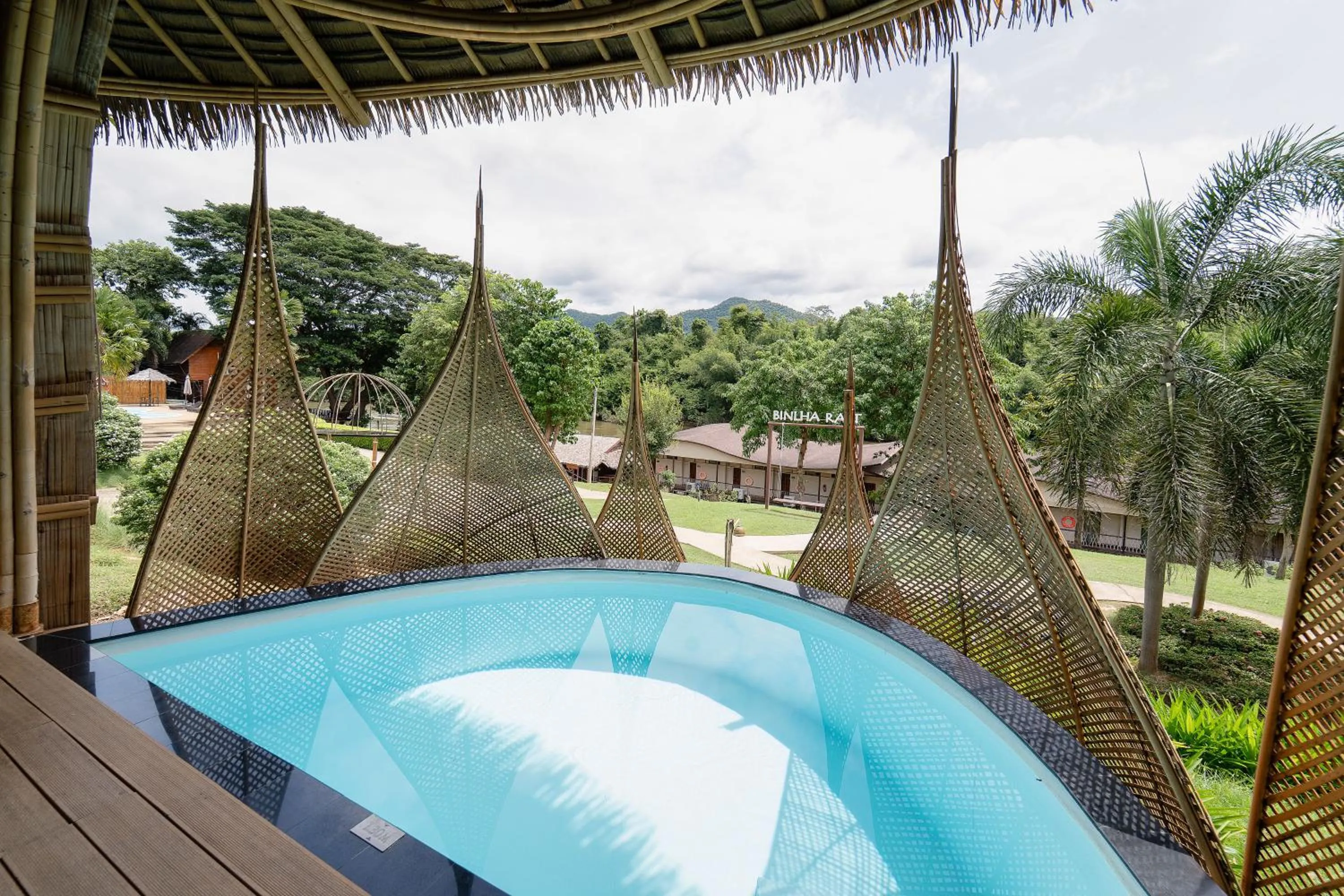 Pool view in Binlha Raft Resort