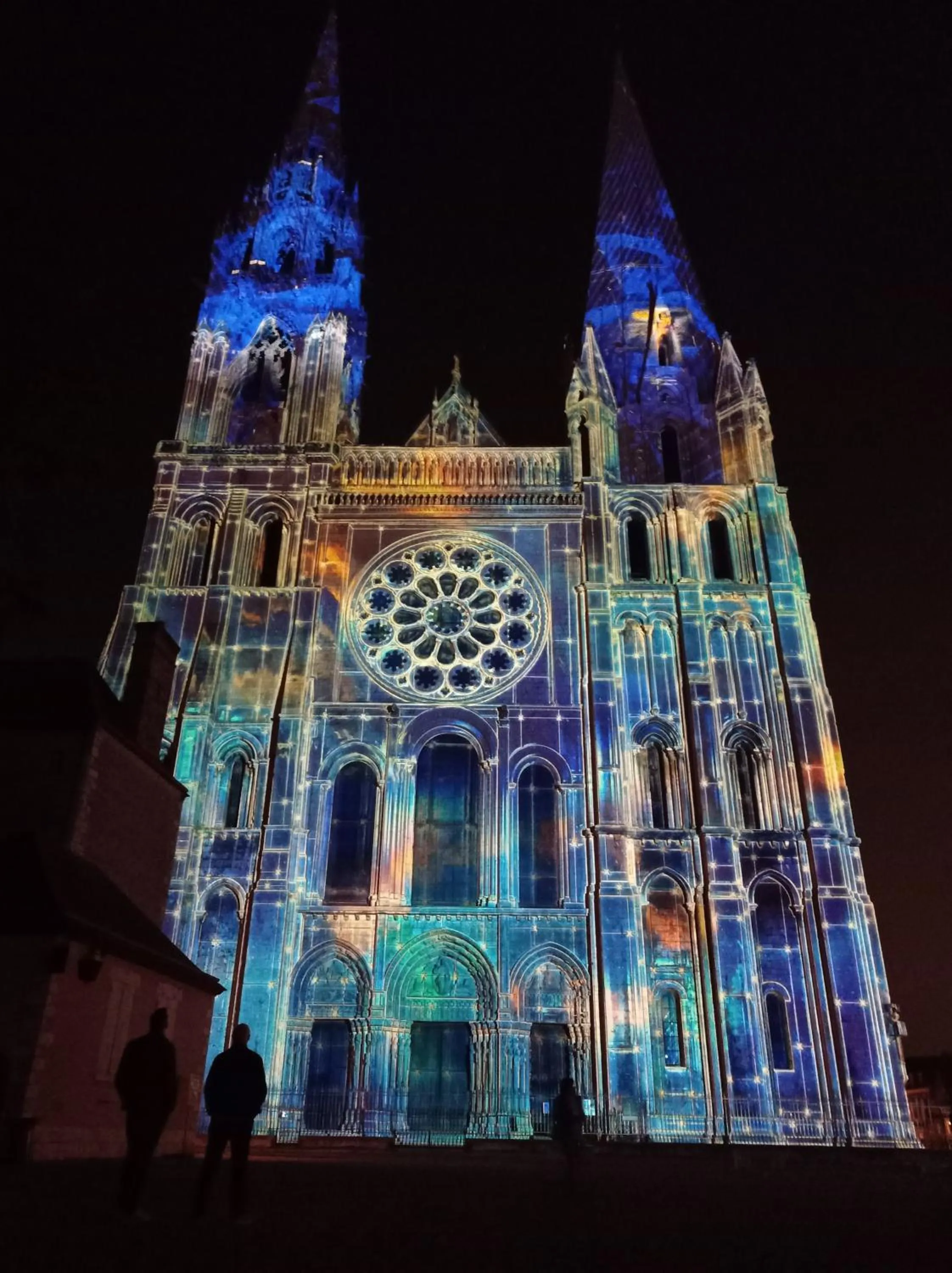 Nearby landmark in L'HÔTEL de CHARTRES