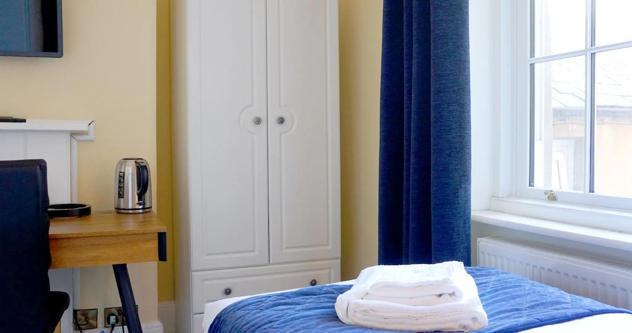 Bedroom, Bed in The Pier Hotel