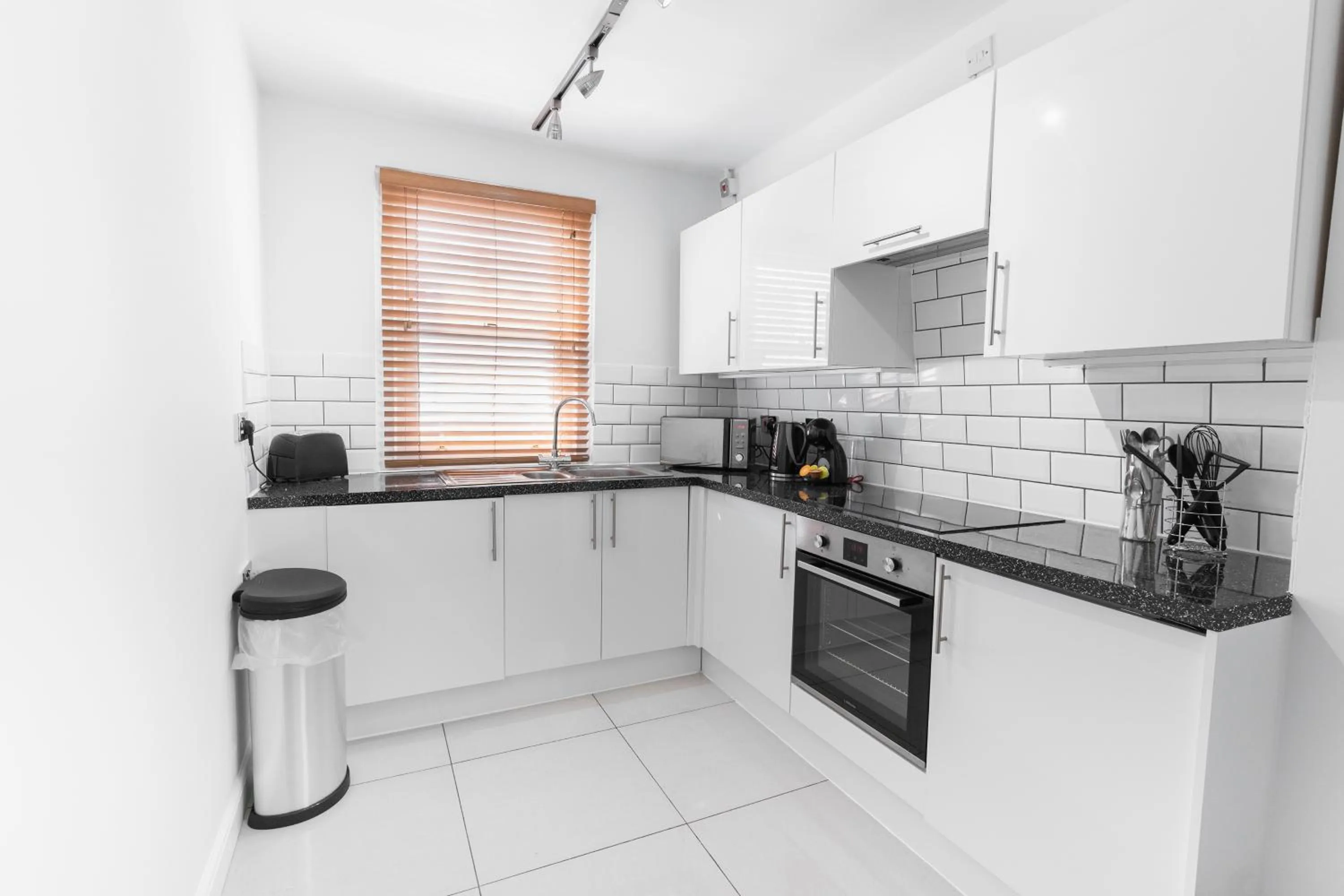 Kitchen or kitchenette in The Pier Hotel