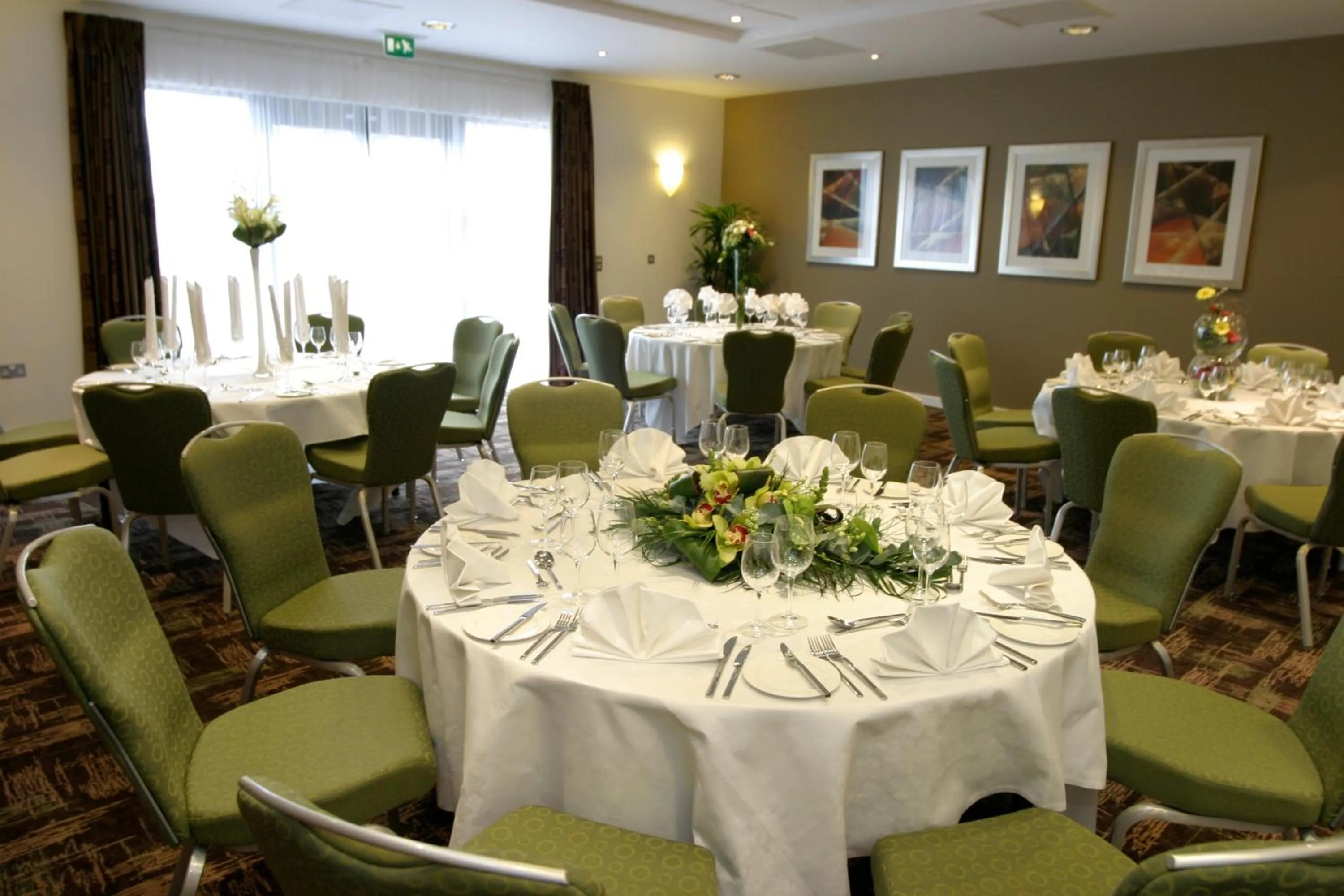Restaurant/places to eat in Ramada Plaza Wrexham