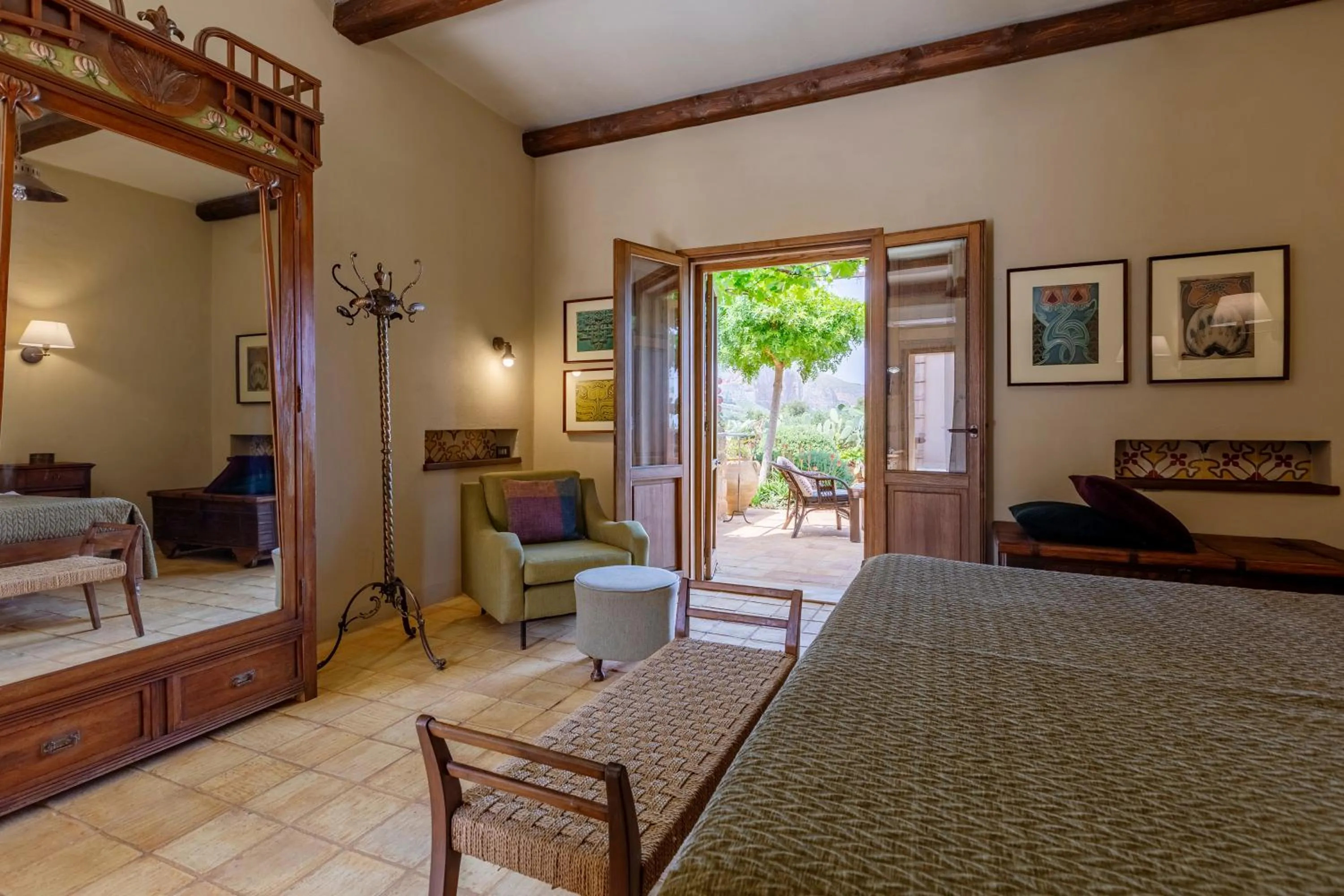 Photo of the whole room, Bed in Baglio Giammaccaro