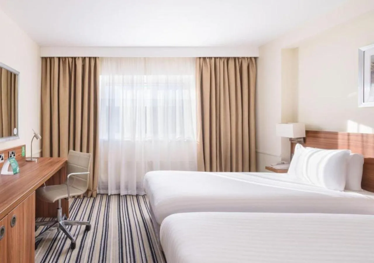 Bed in Holiday Inn Leeds-Wakefield M1 Jct40 by IHG