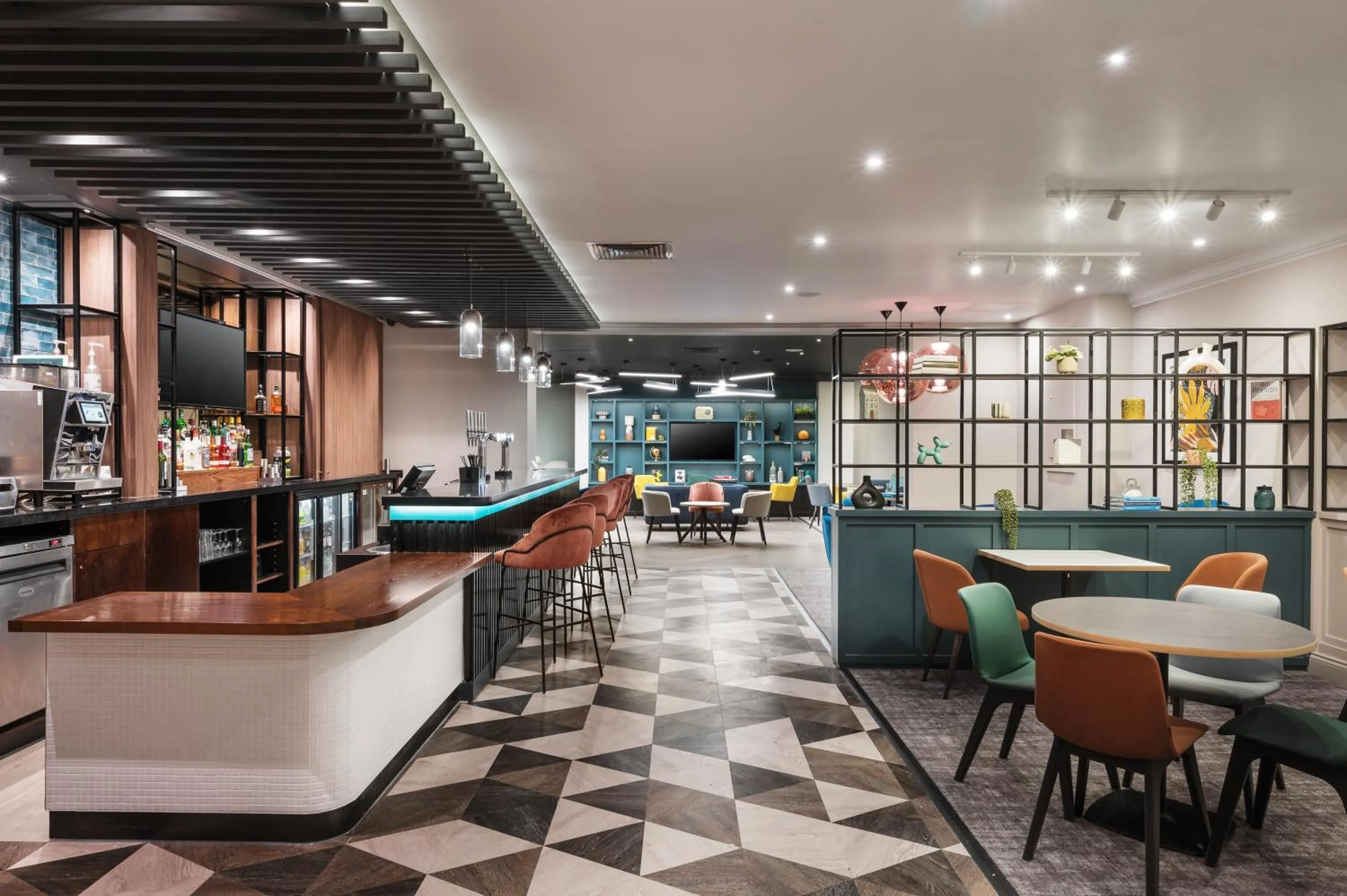 Restaurant/places to eat in Holiday Inn Leeds-Wakefield M1 Jct40 by IHG