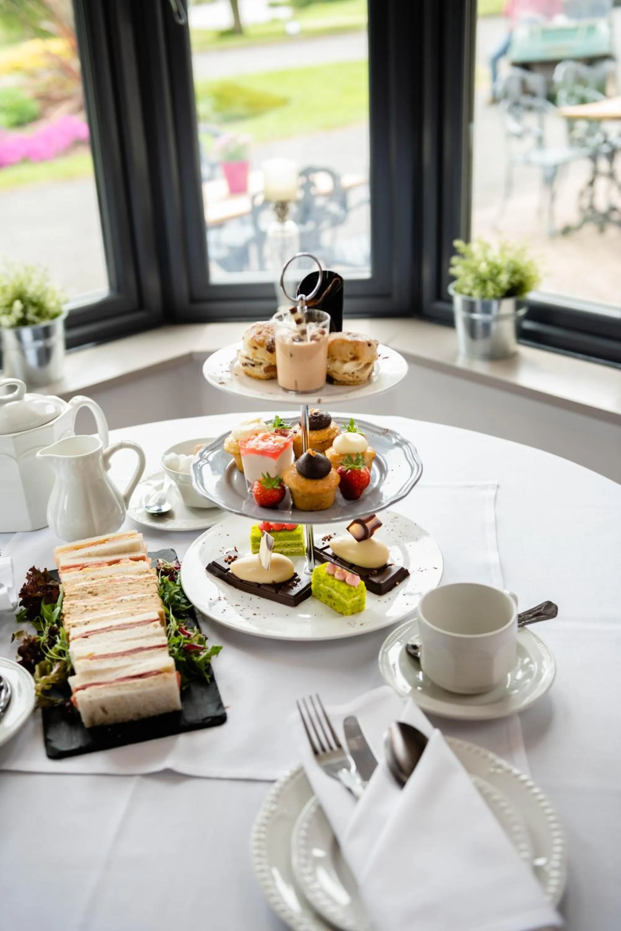 Food and drinks in The Stratford Park Hotel & Golf Club