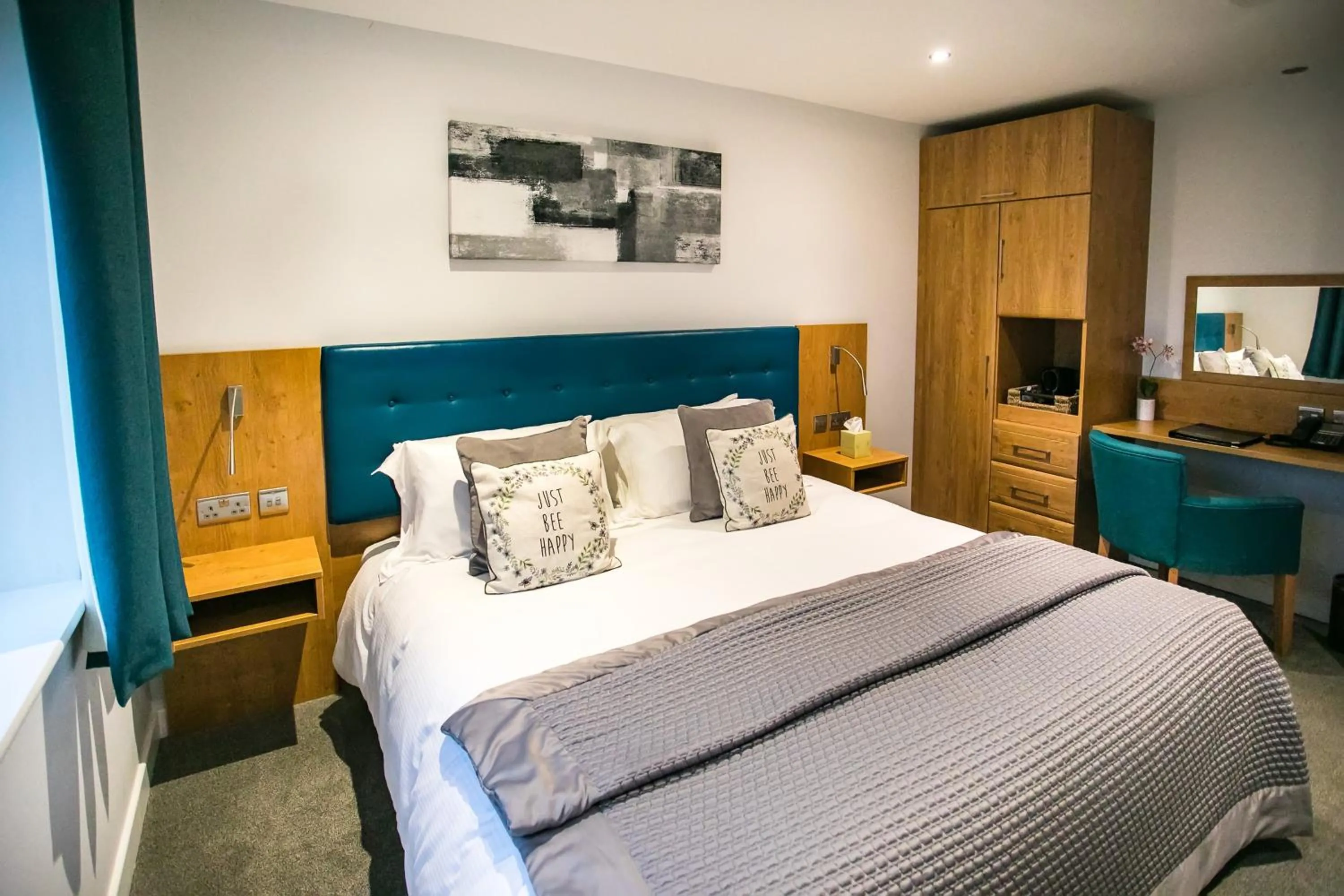 Bed in The Stratford Park Hotel & Golf Club