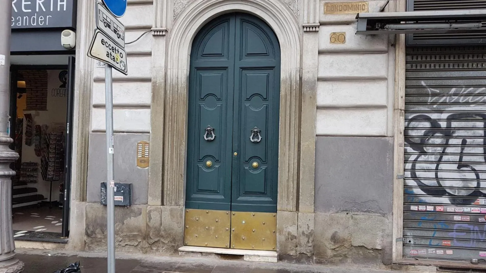 Facade/entrance in Sangiò Guest House