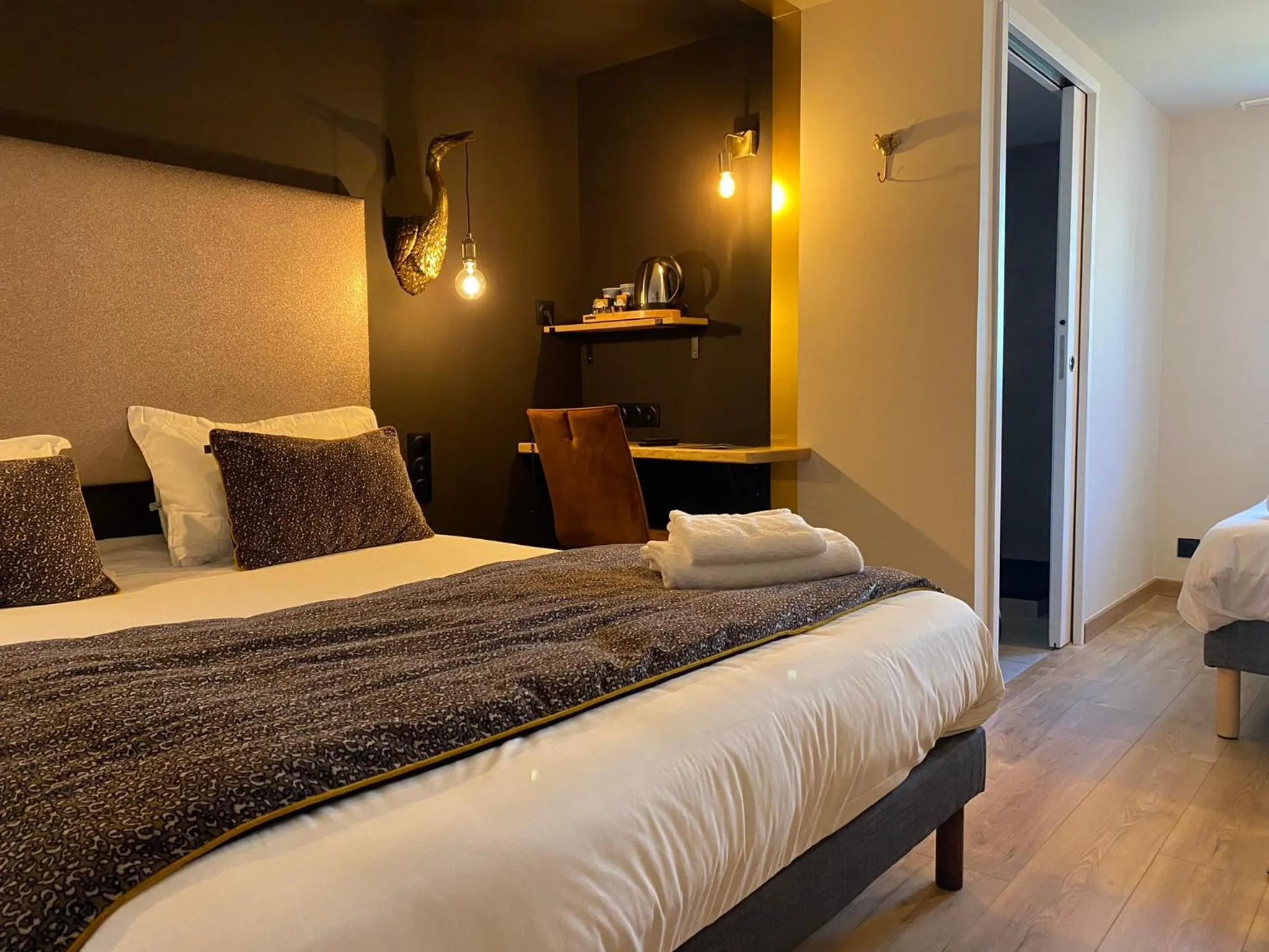 Bed in SHELDER Hôtel - CHERBOURG EN COTENTIN - Equeurdreville
