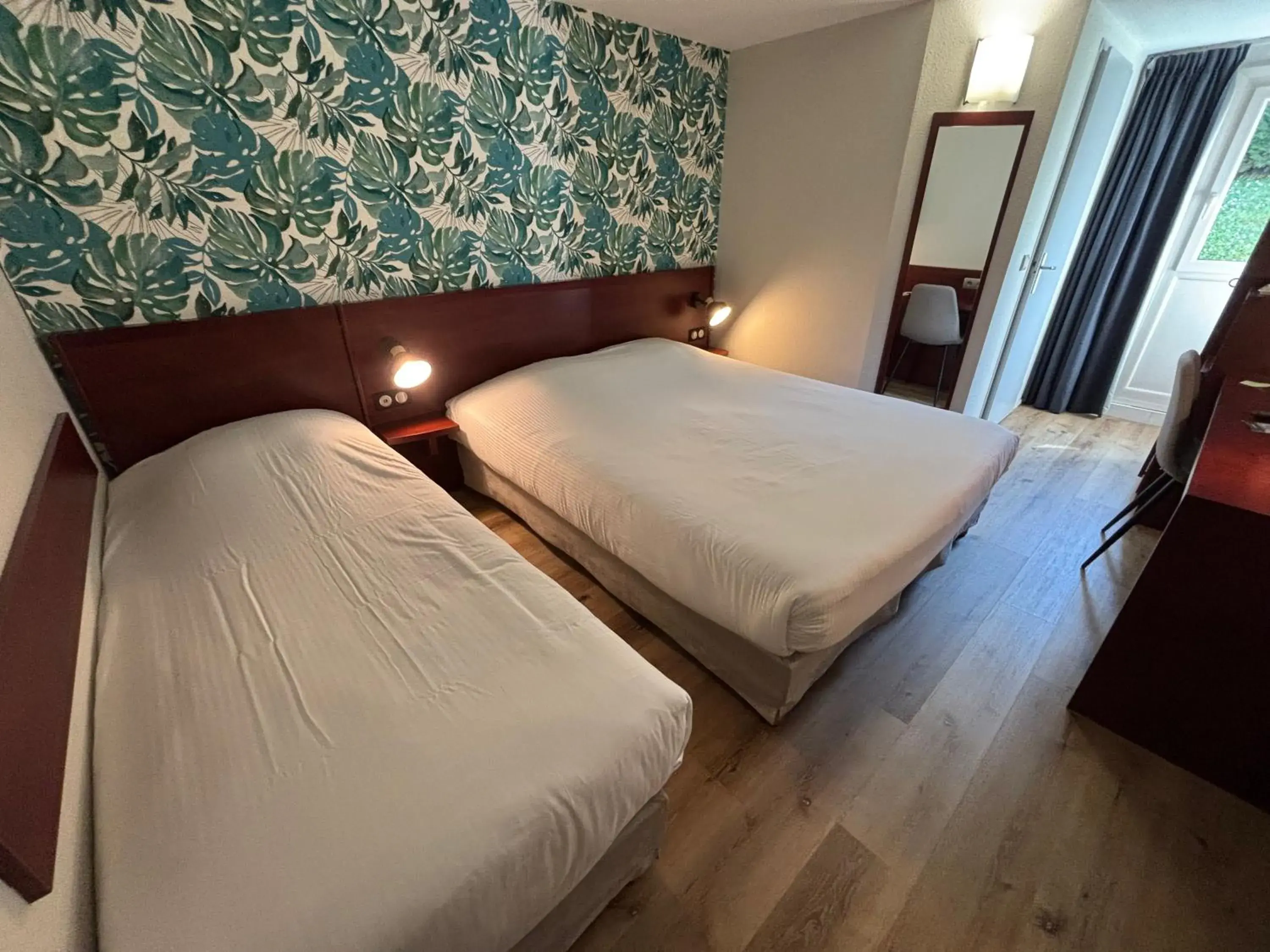 Bedroom, Bed in Kyriad Bordeaux Lormont Bedroom, Bed in Kyriad Bordeaux Lormont