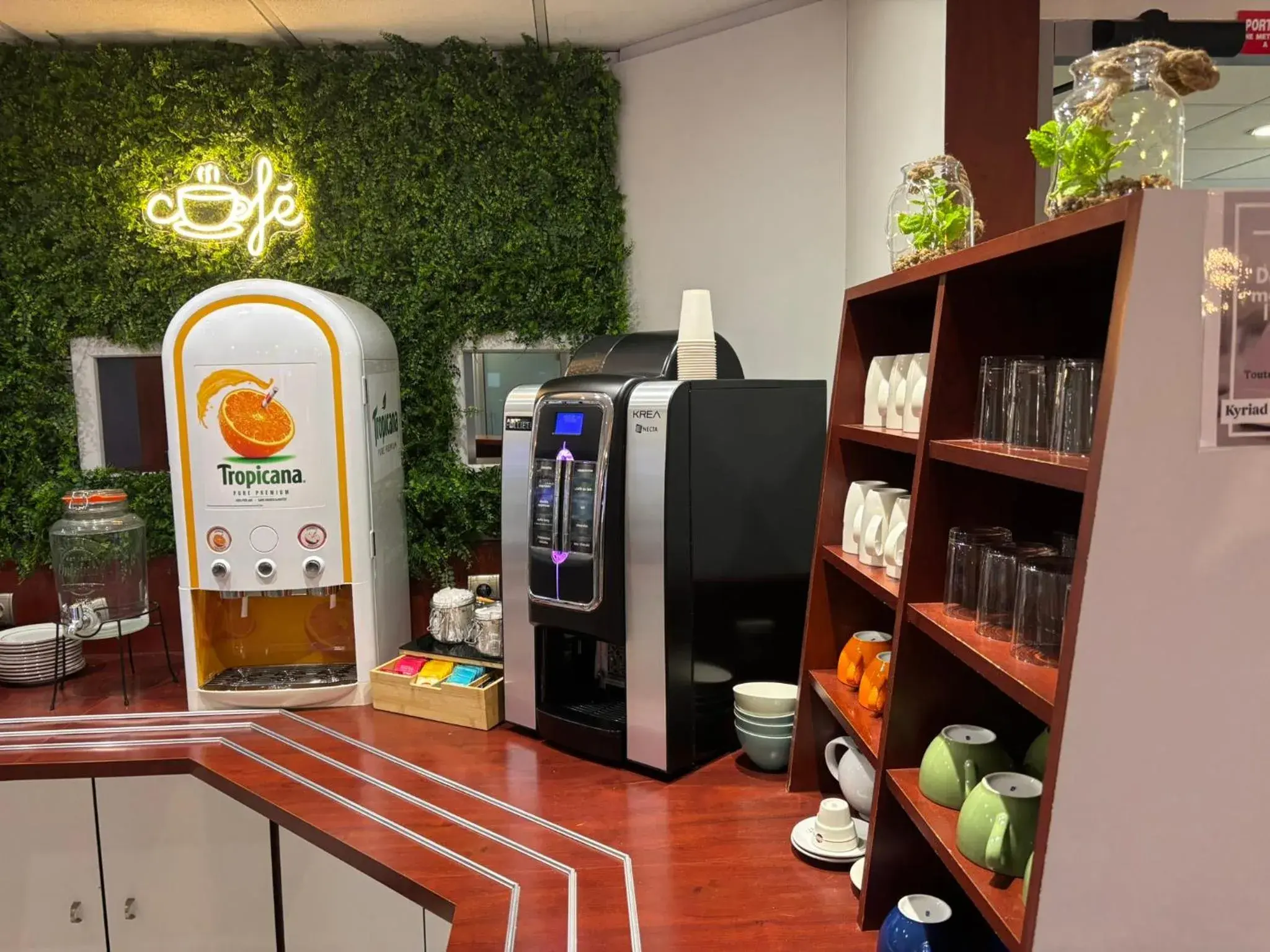 Buffet breakfast in Kyriad Bordeaux Lormont Buffet breakfast in Kyriad Bordeaux Lormont