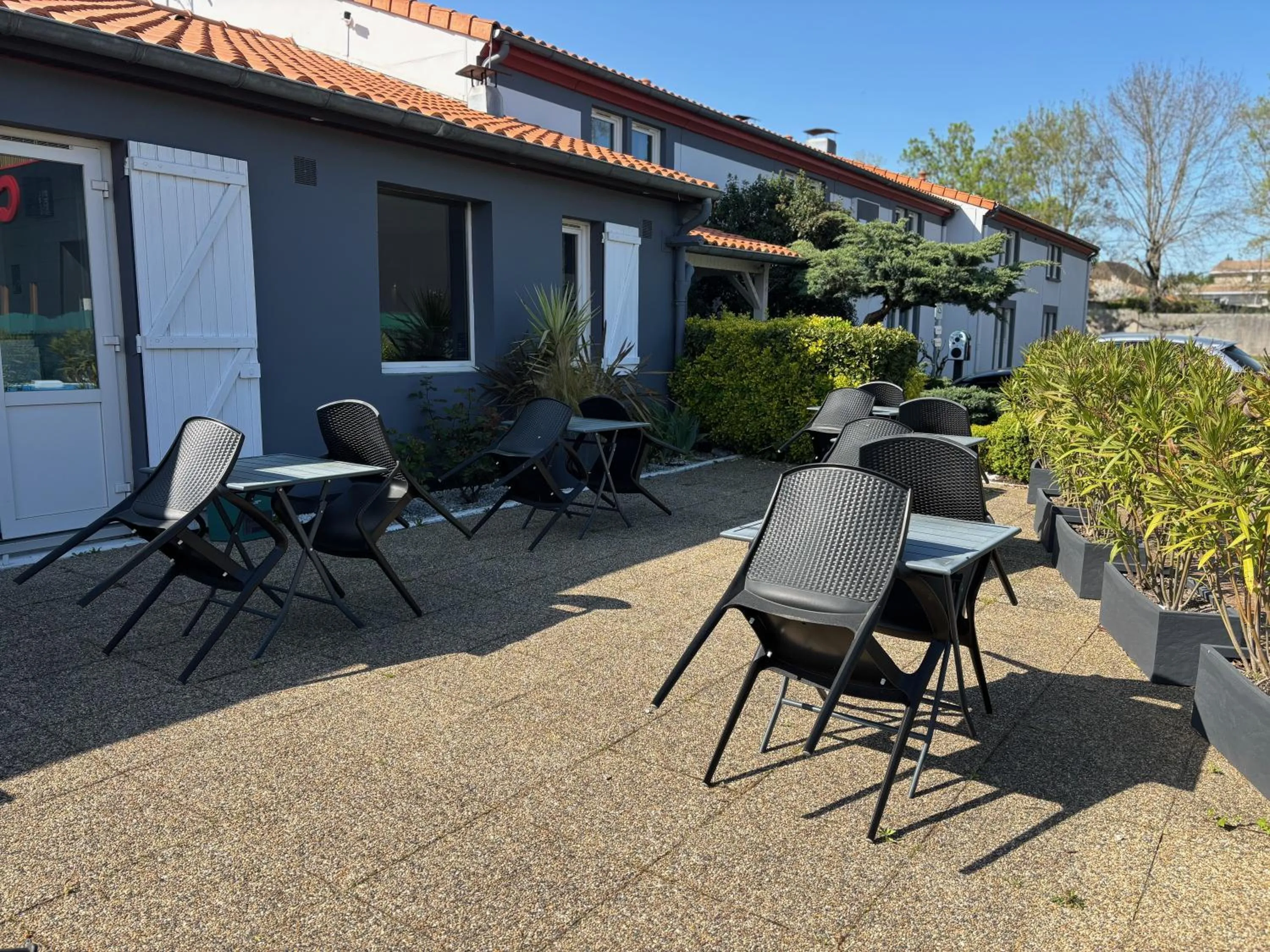 Patio in Kyriad Bordeaux Lormont