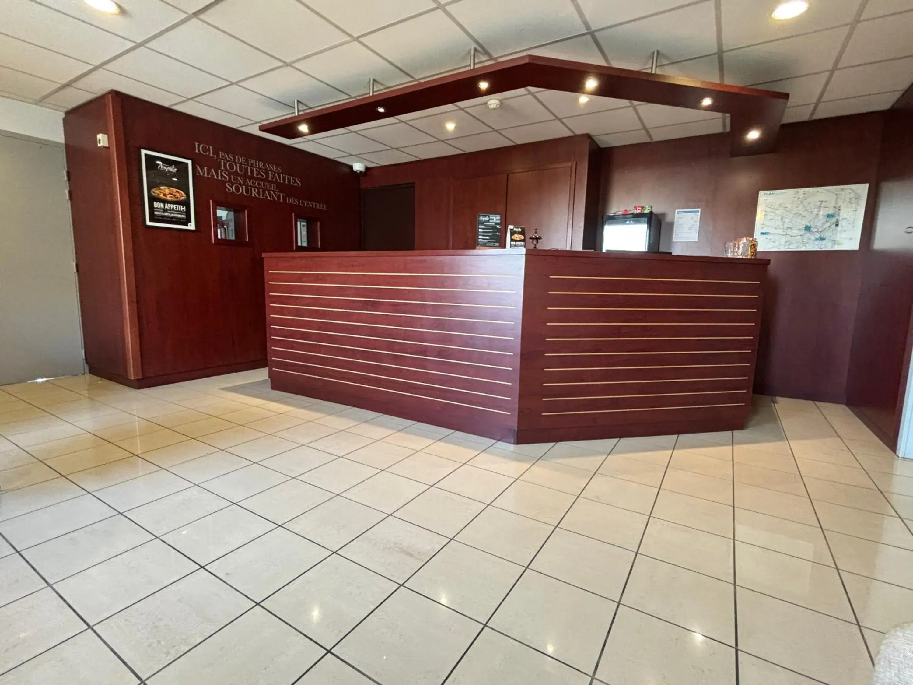 Lobby or reception in Kyriad Bordeaux Lormont Lobby or reception in Kyriad Bordeaux Lormont