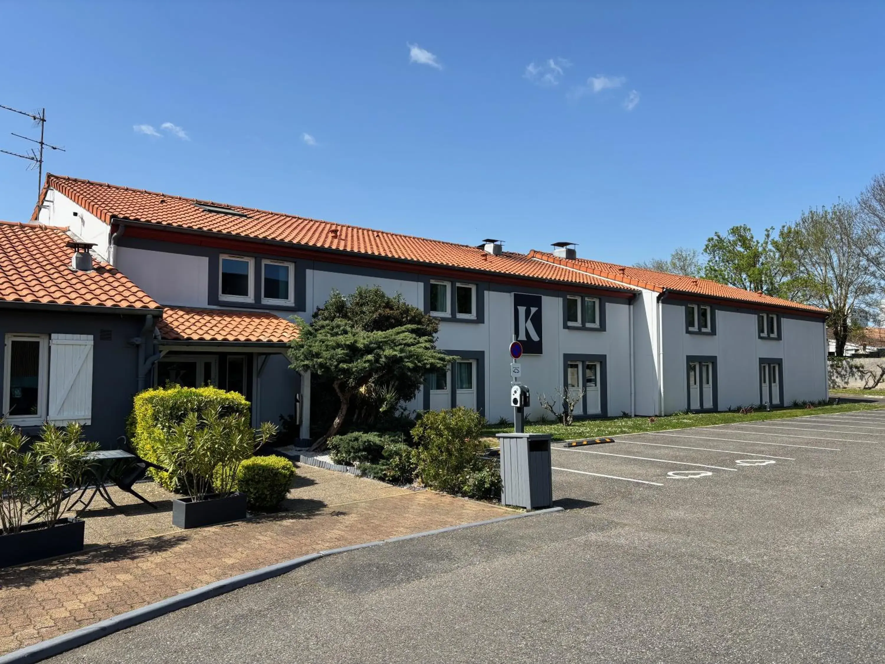 Property building in Kyriad Bordeaux Lormont Property building in Kyriad Bordeaux Lormont