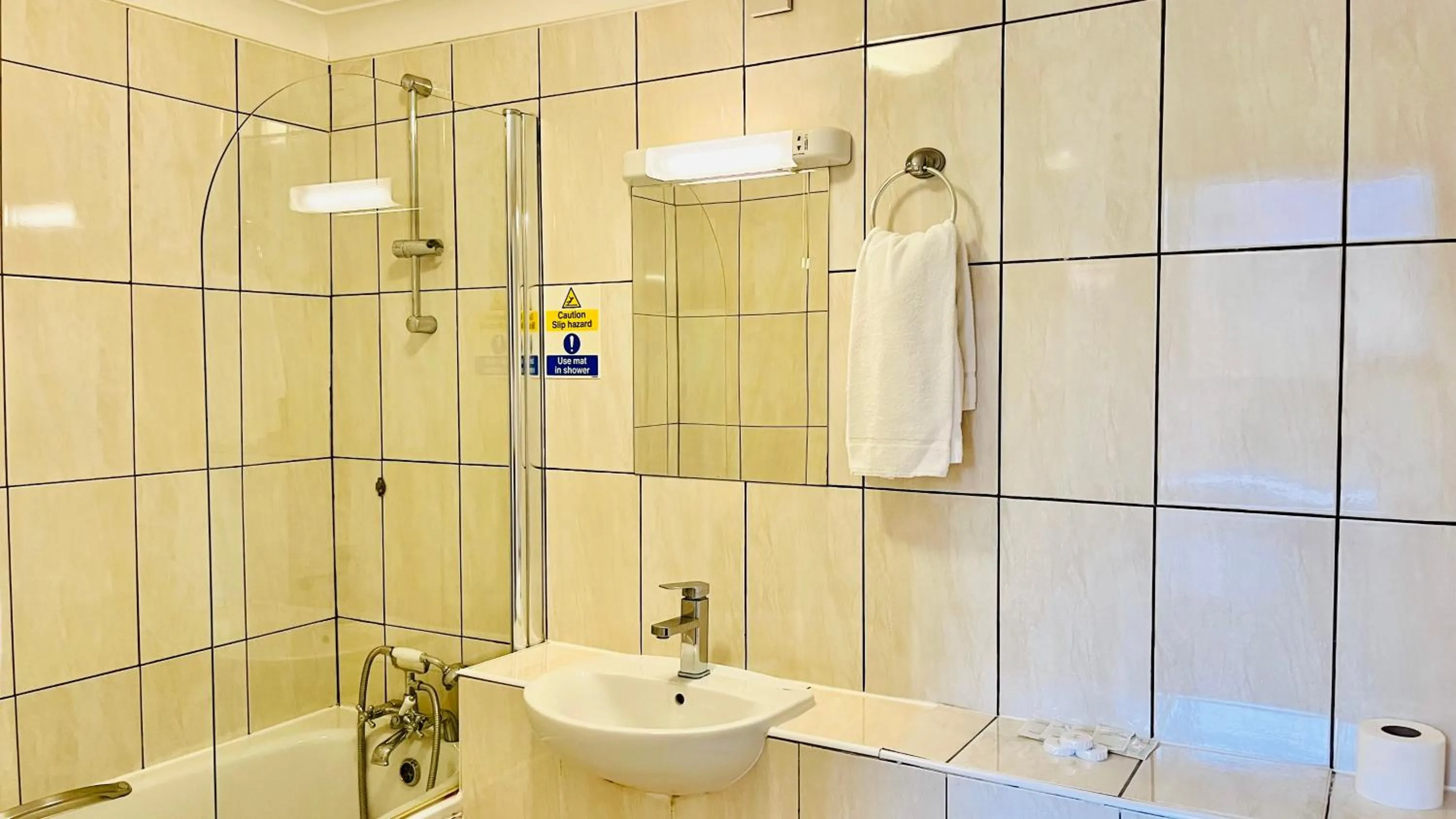 Toilet in West Cromwell Hotel