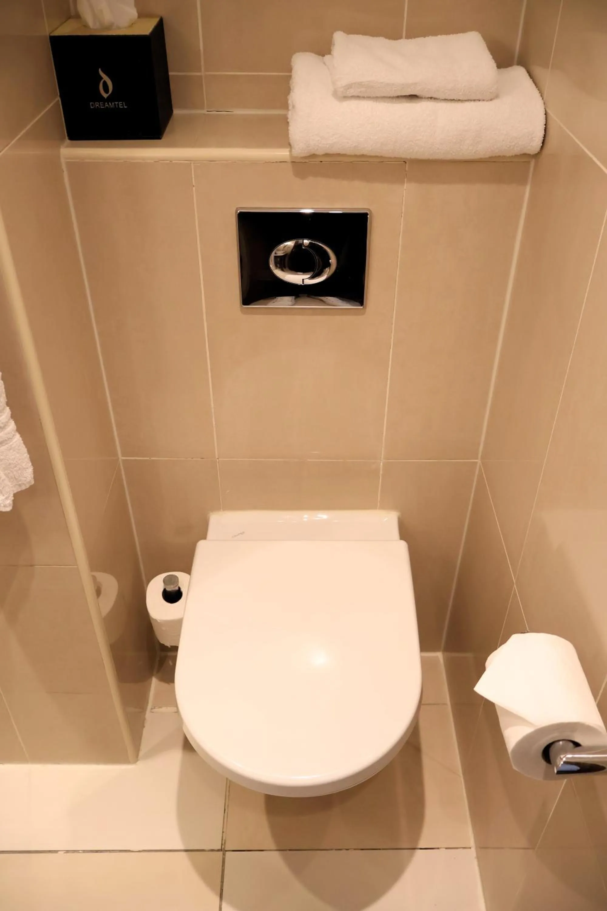 towels in Dreamtel London Kensington