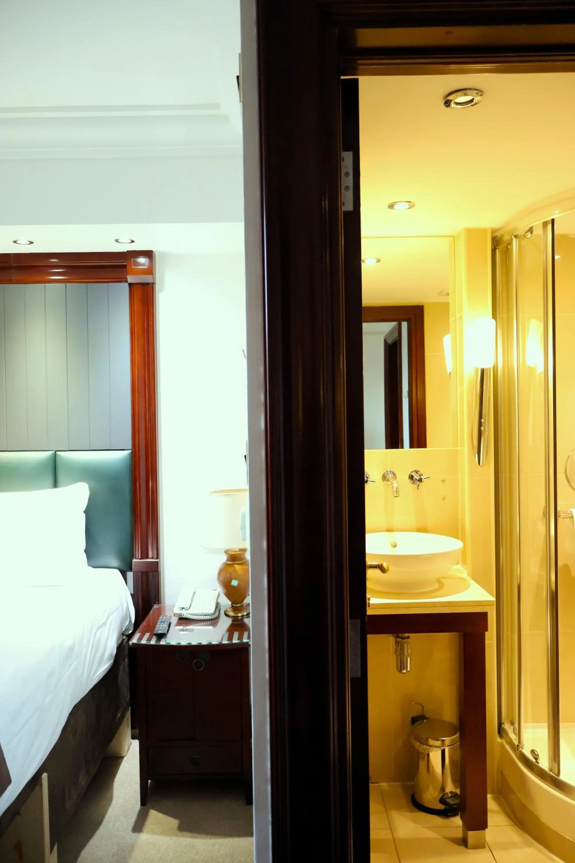 Bedroom, Bed in Dreamtel London Kensington