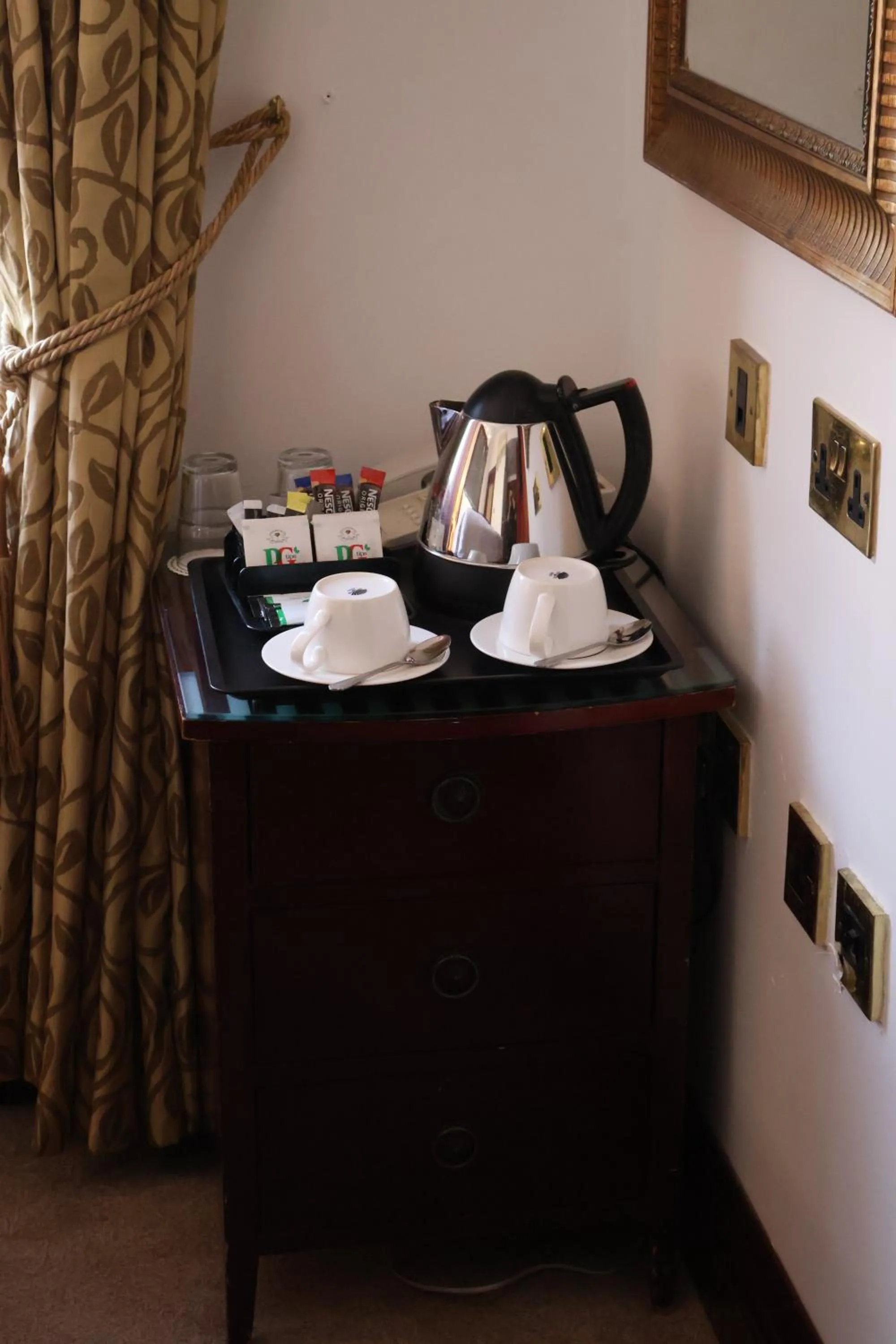 Coffee/tea facilities in Dreamtel London Kensington