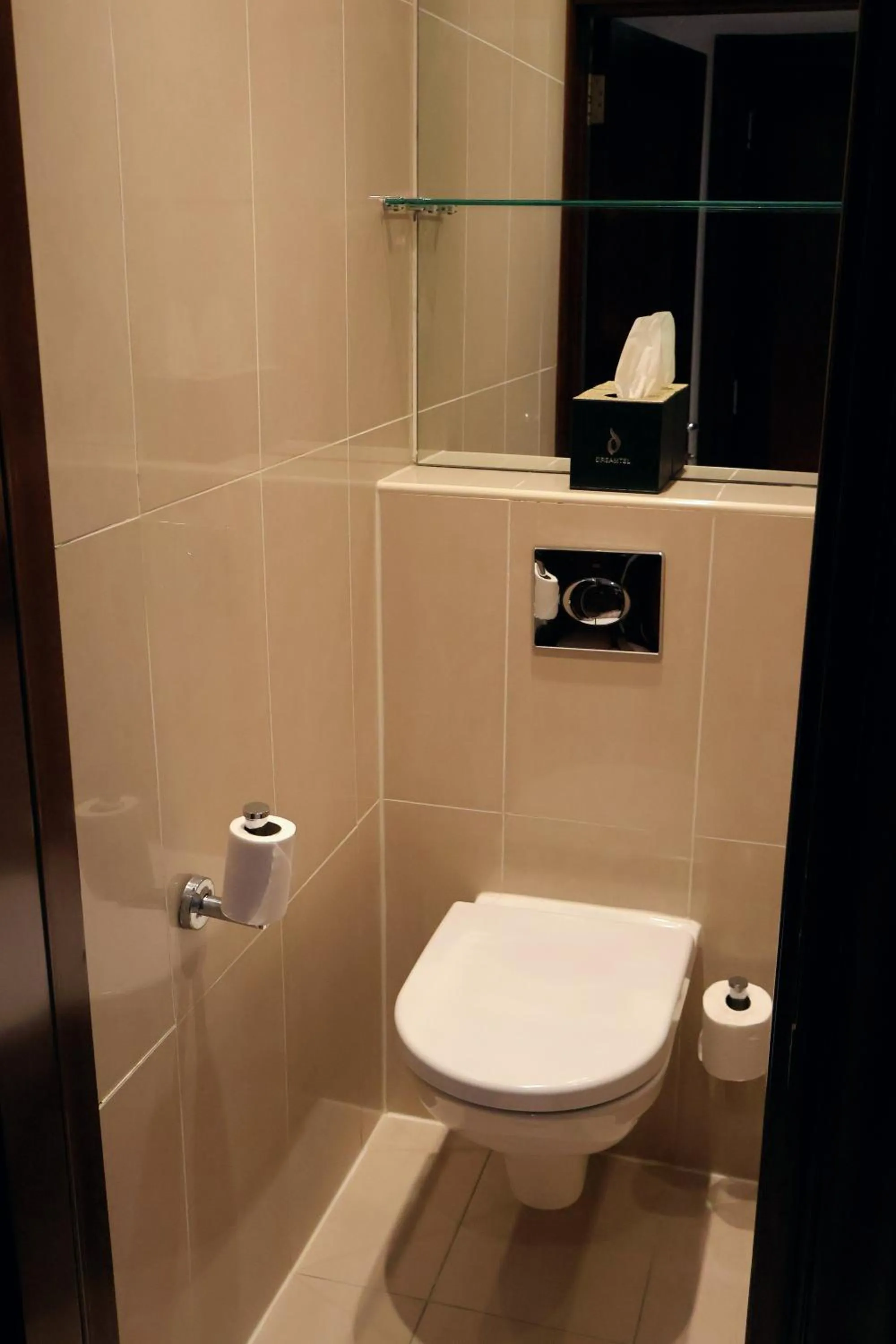 Toilet in Dreamtel London Kensington