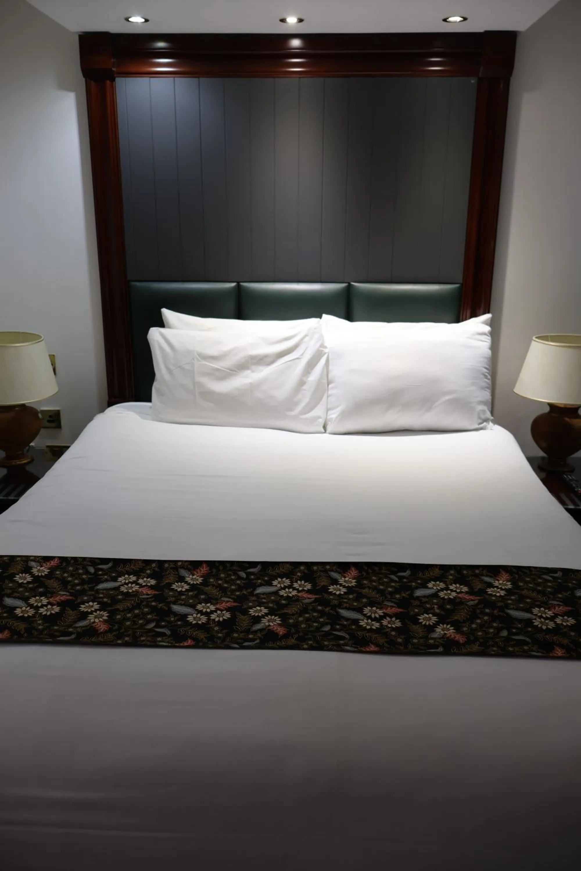 Bed in Dreamtel London Kensington