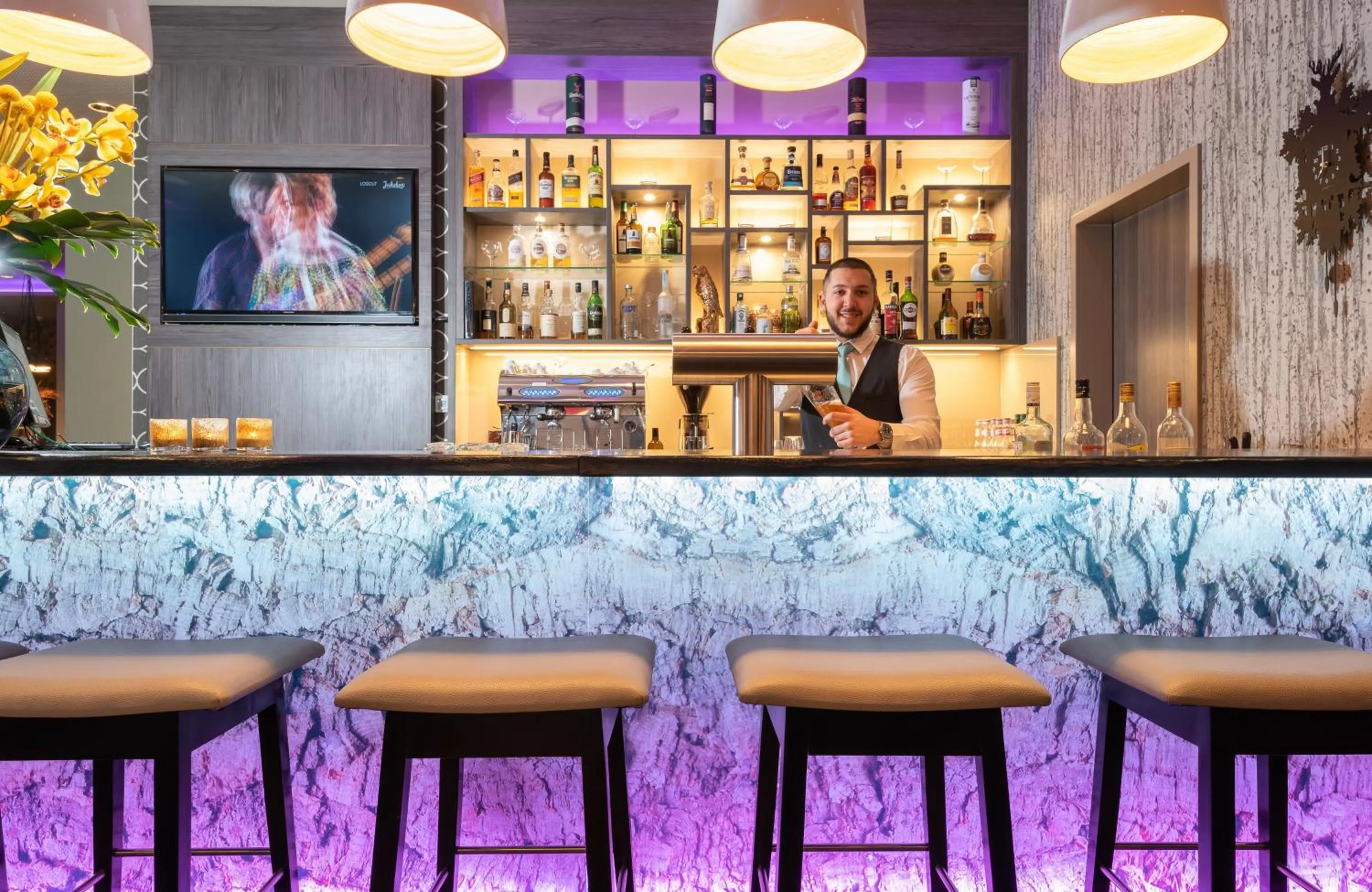 Lounge or bar in Leonardo Hotel Munich City East