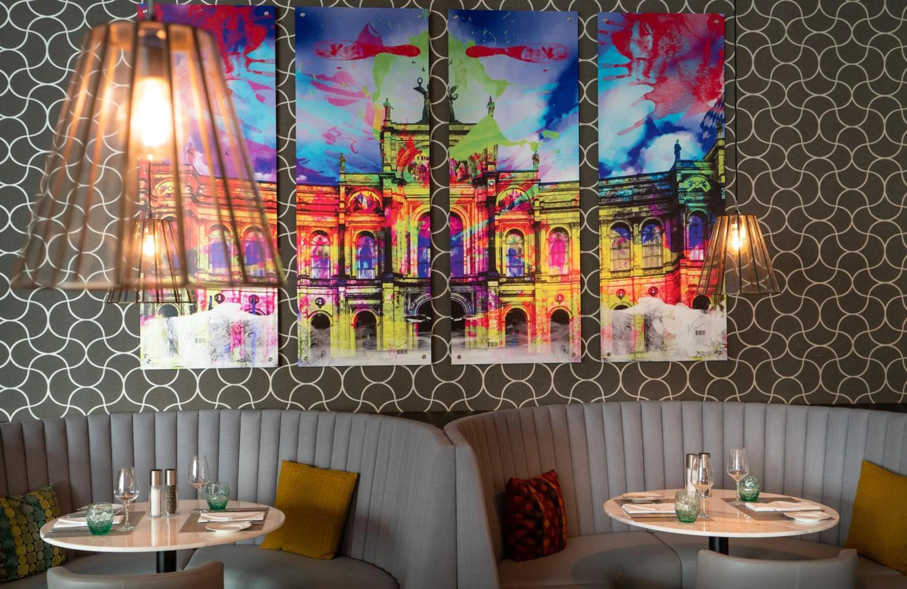 Restaurant/places to eat in Leonardo Hotel Munich City East