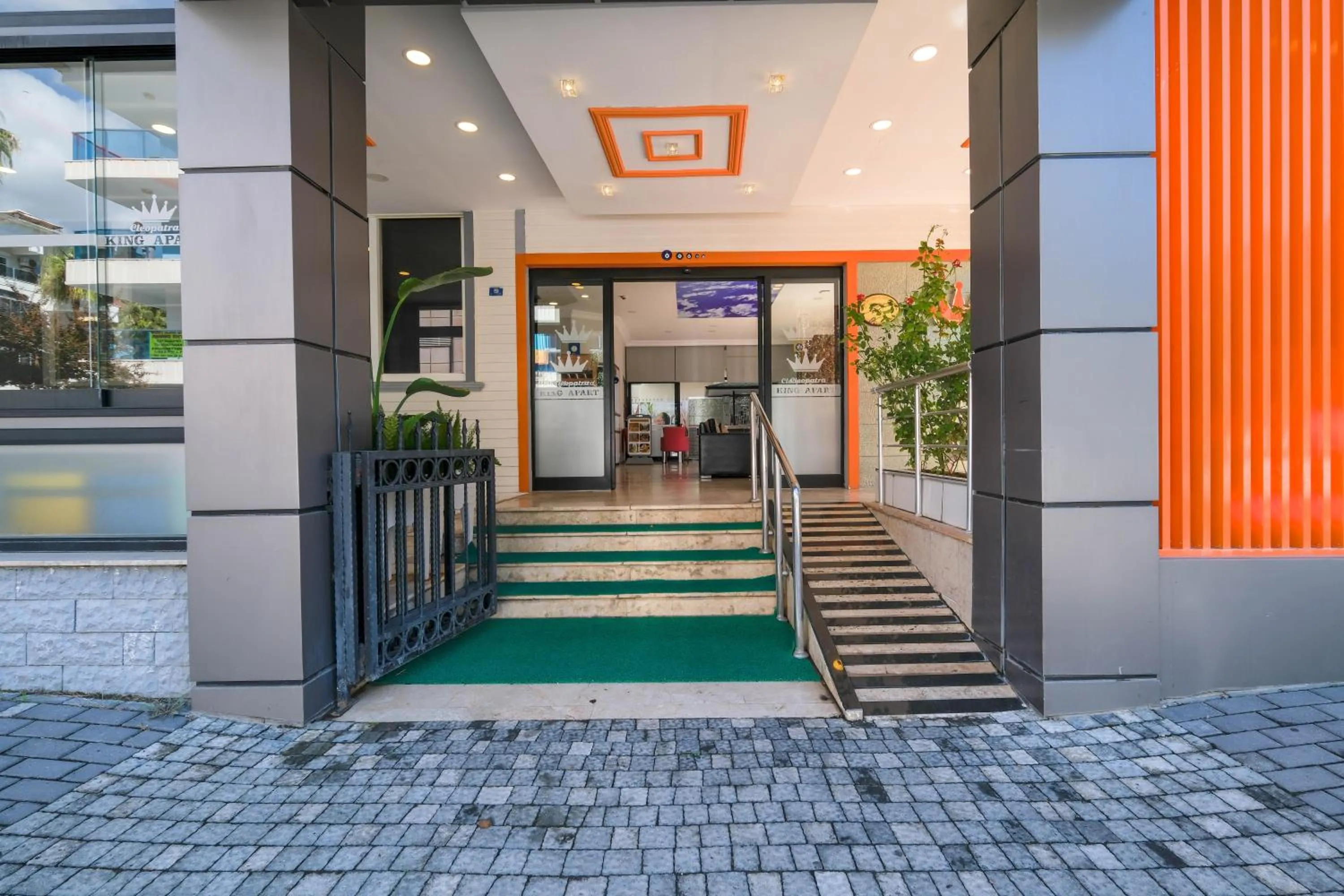 Property building in Cleopatra King Apart