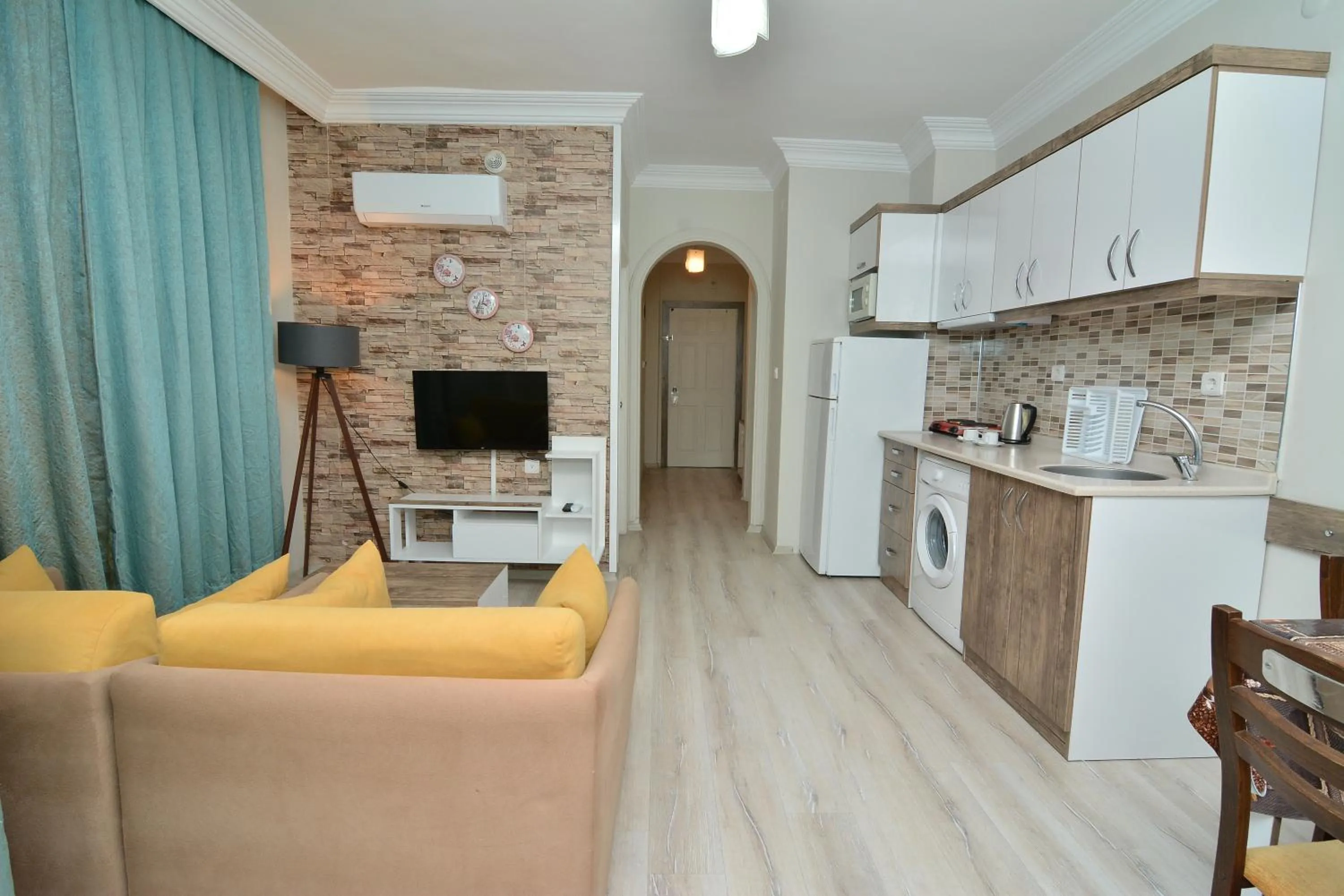 TV and multimedia in Cleopatra King Apart