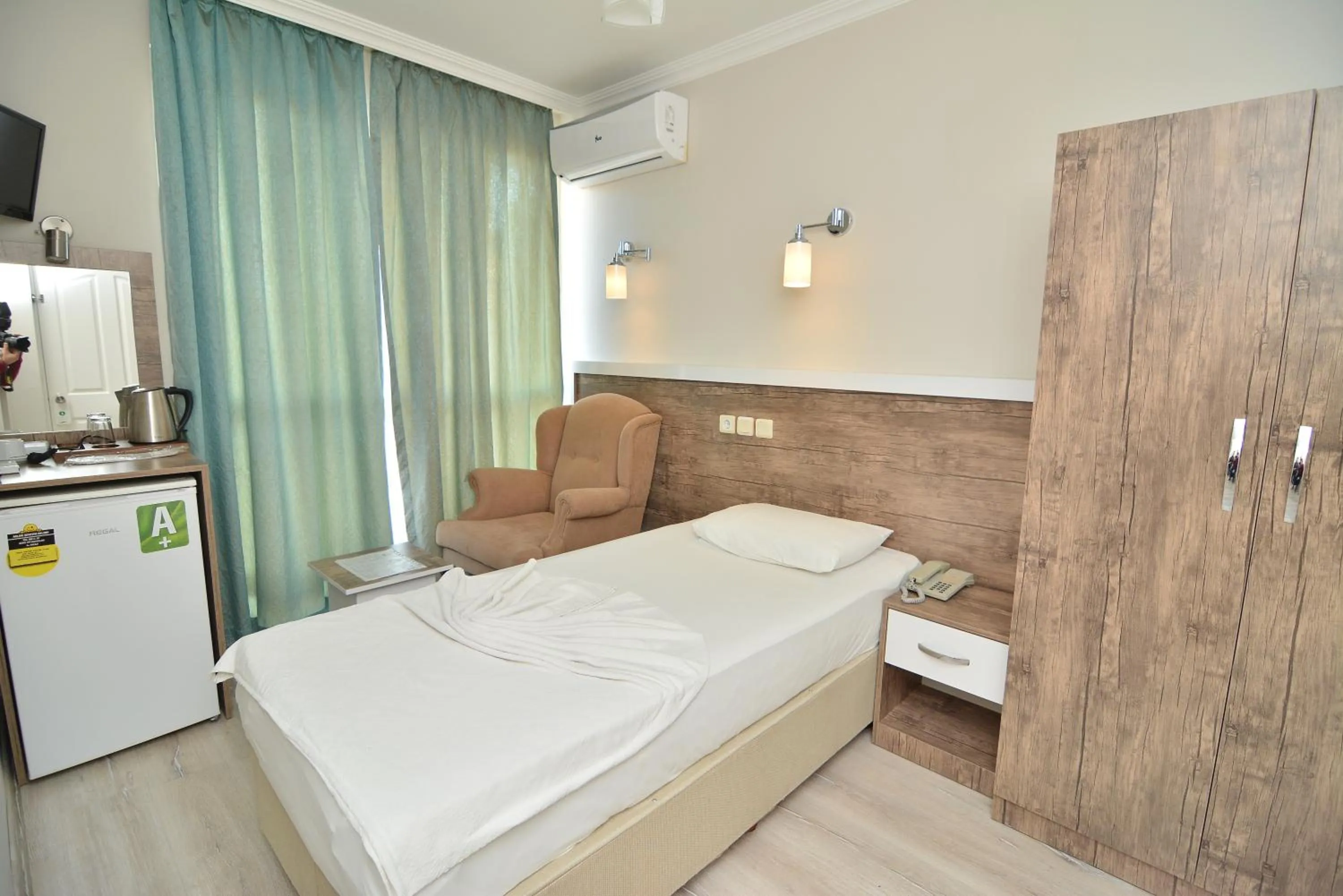 Bed in Cleopatra King Apart