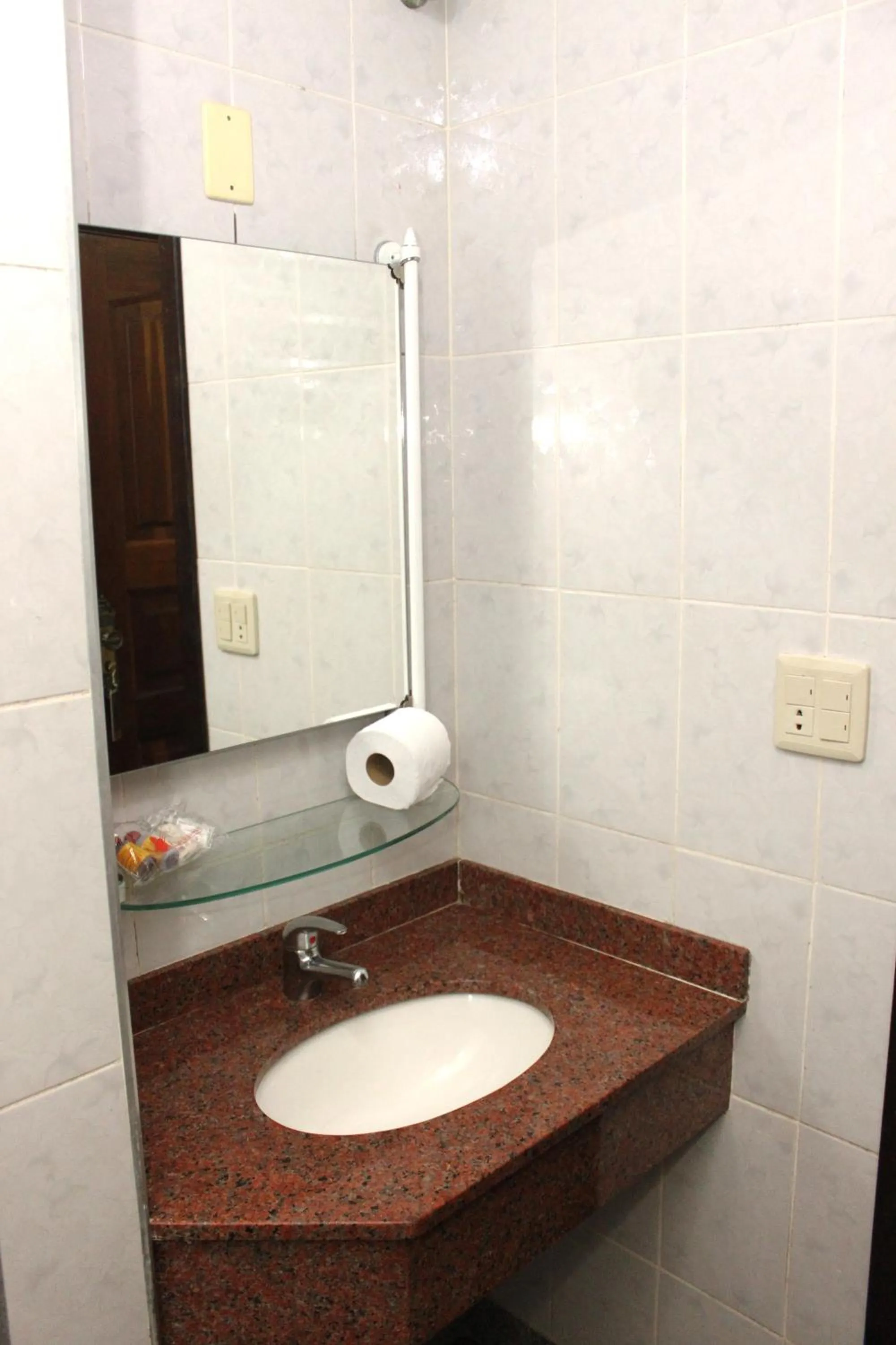 Standard Twin Room in Free Palace Hotel