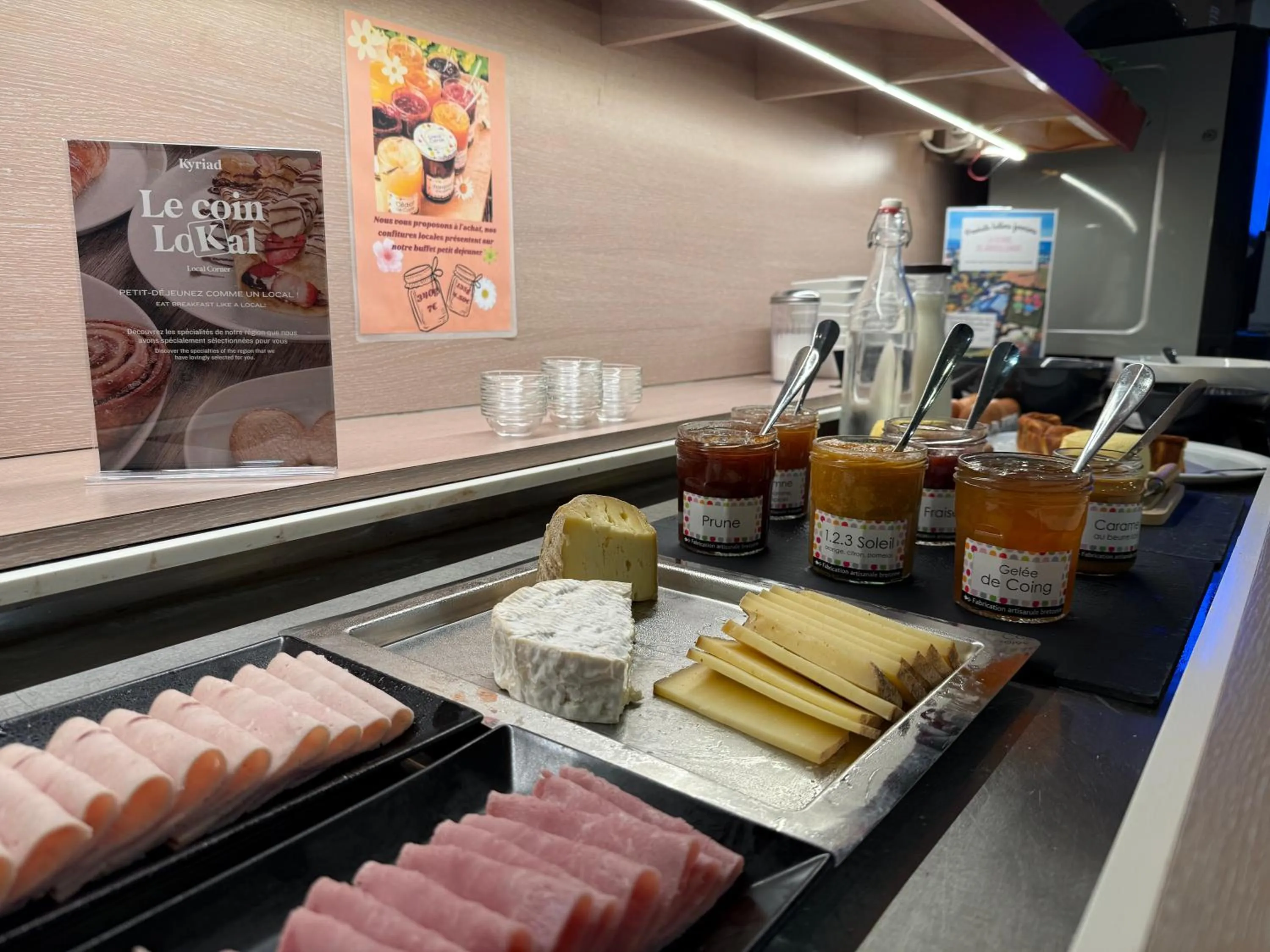 Breakfast in Kyriad Rennes Sud - Cesson Chantepie