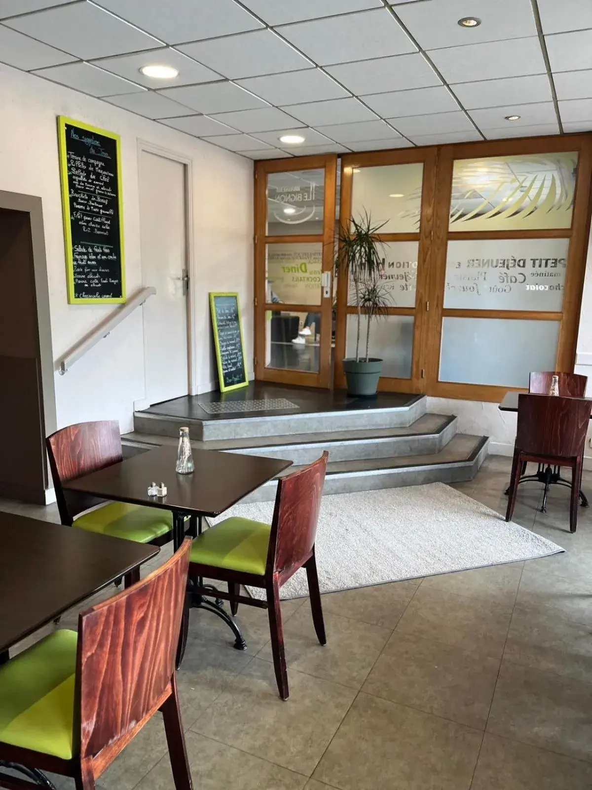 Restaurant/places to eat in Kyriad Rennes Sud - Cesson Chantepie Restaurant/places to eat in Kyriad Rennes Sud - Cesson Chantepie