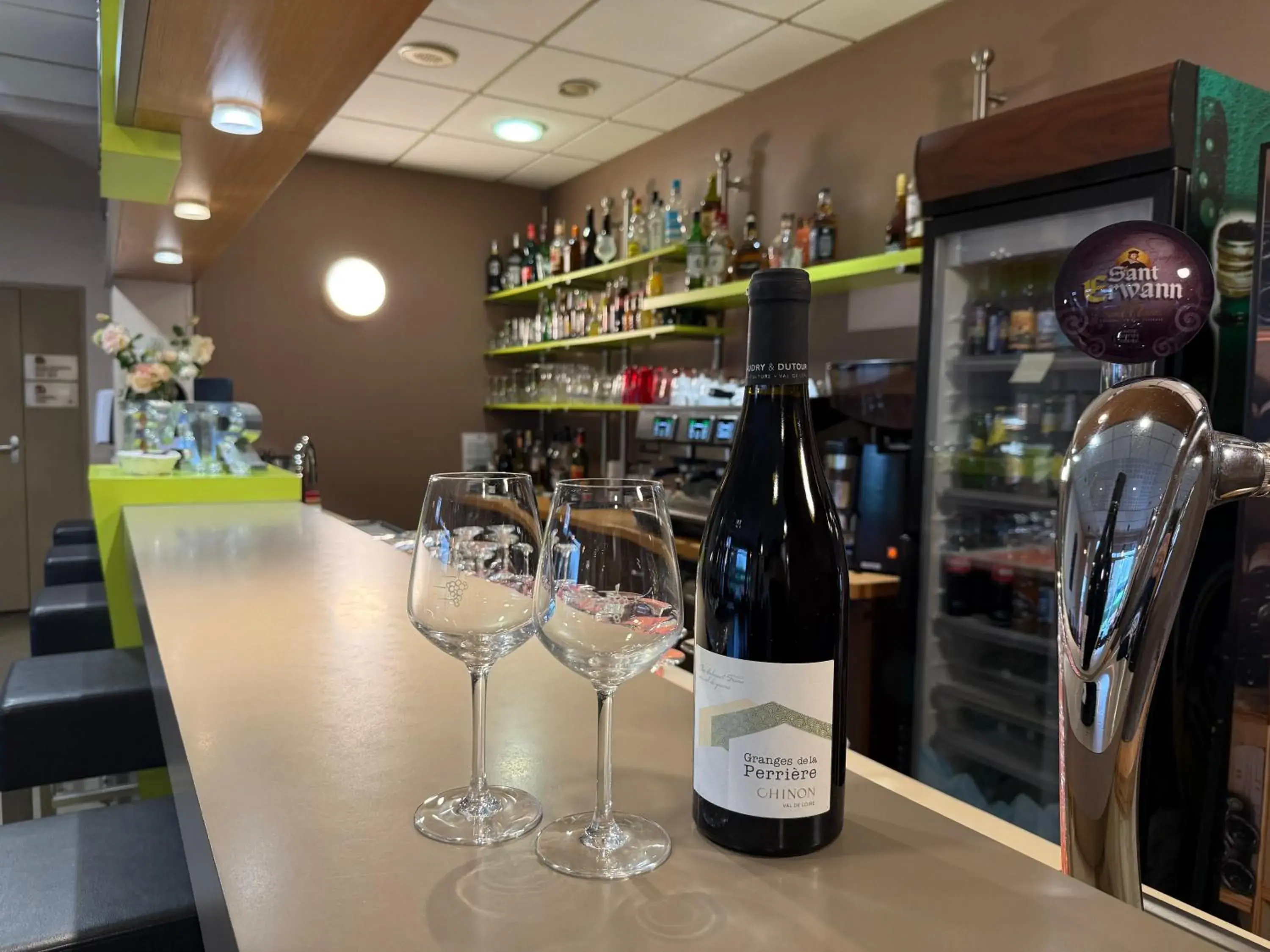 Lounge or bar in Kyriad Rennes Sud - Cesson Chantepie Lounge or bar in Kyriad Rennes Sud - Cesson Chantepie