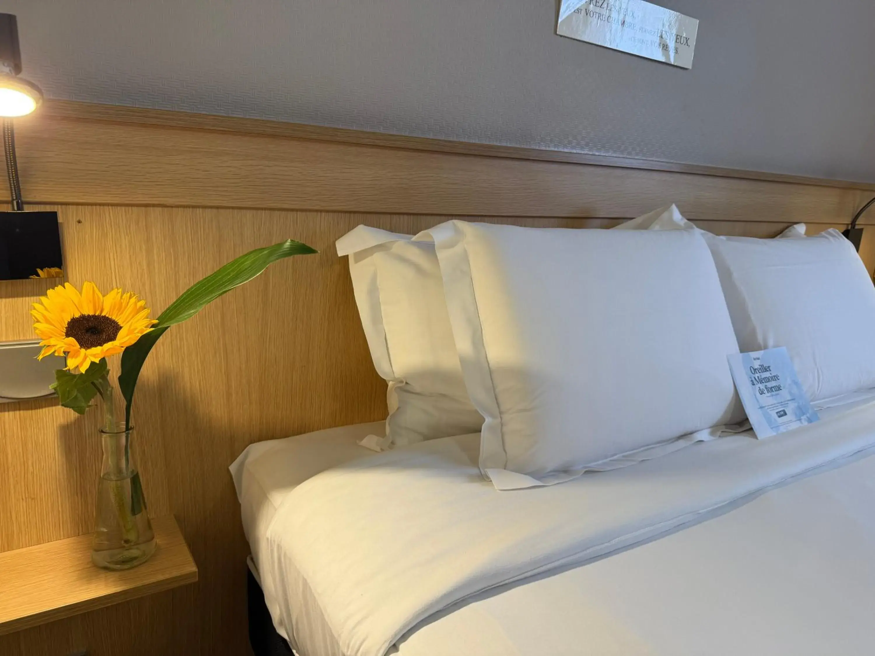 Bed in Kyriad Rennes Sud - Cesson Chantepie Bed in Kyriad Rennes Sud - Cesson Chantepie