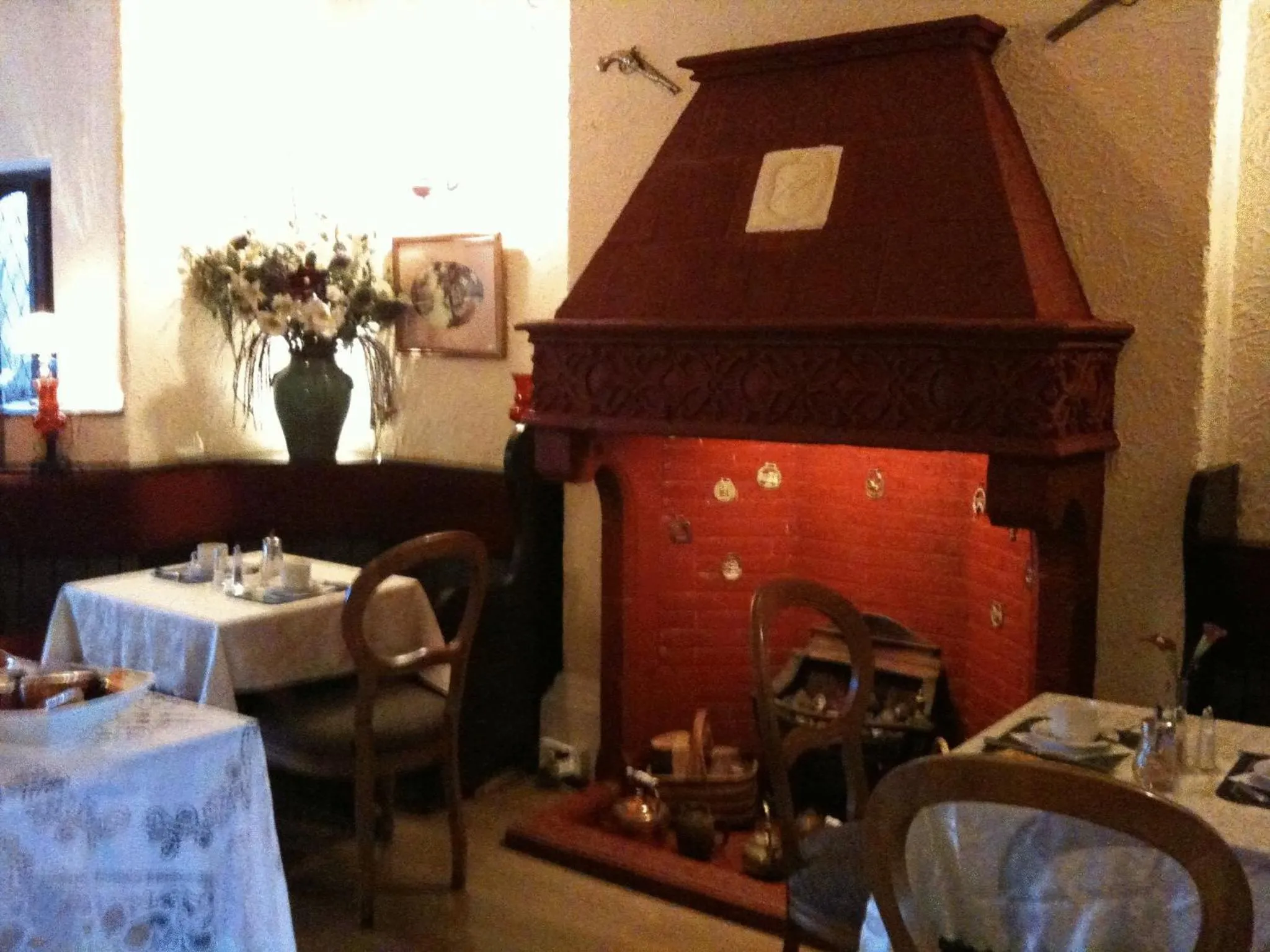 Restaurant/places to eat in Balmoral Lodge Hotel