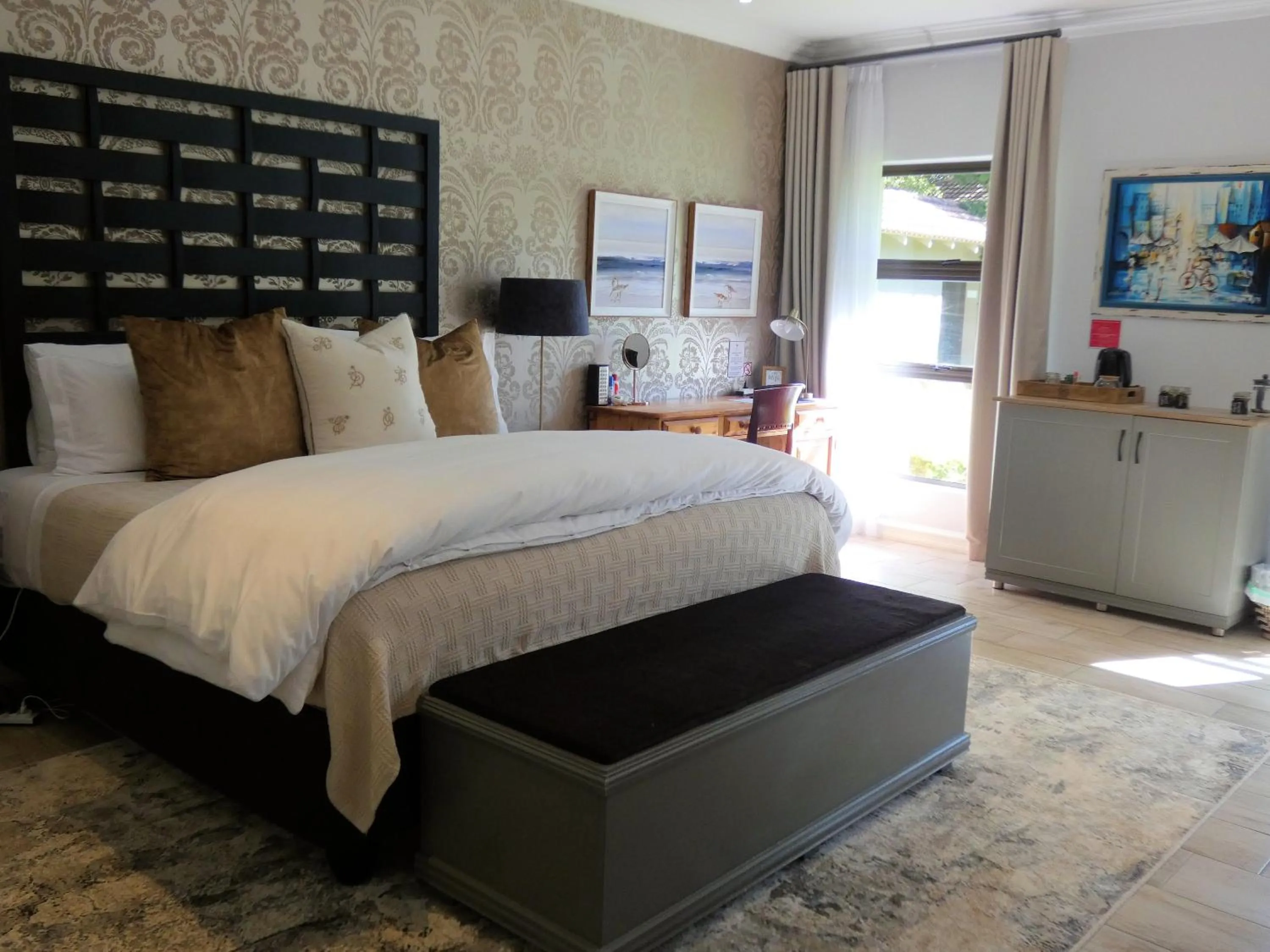 Property building, Bed in 58 On Hume