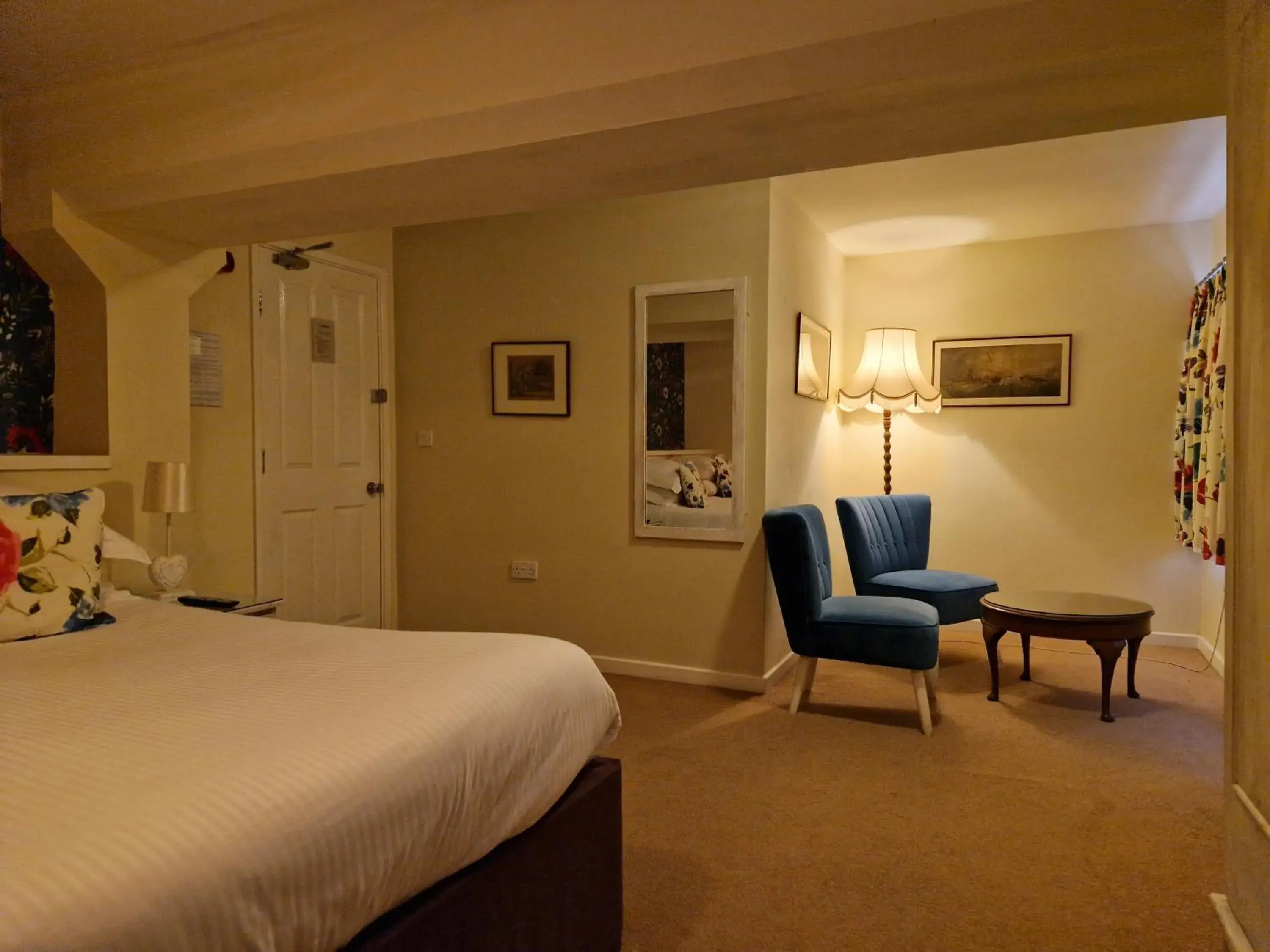 Superior King Room in Y Branwen Restaurant & Rooms - Adult Only and Dog Friendly Superior King Room in Y Branwen Restaurant & Rooms - Adult Only and Dog Friendly
