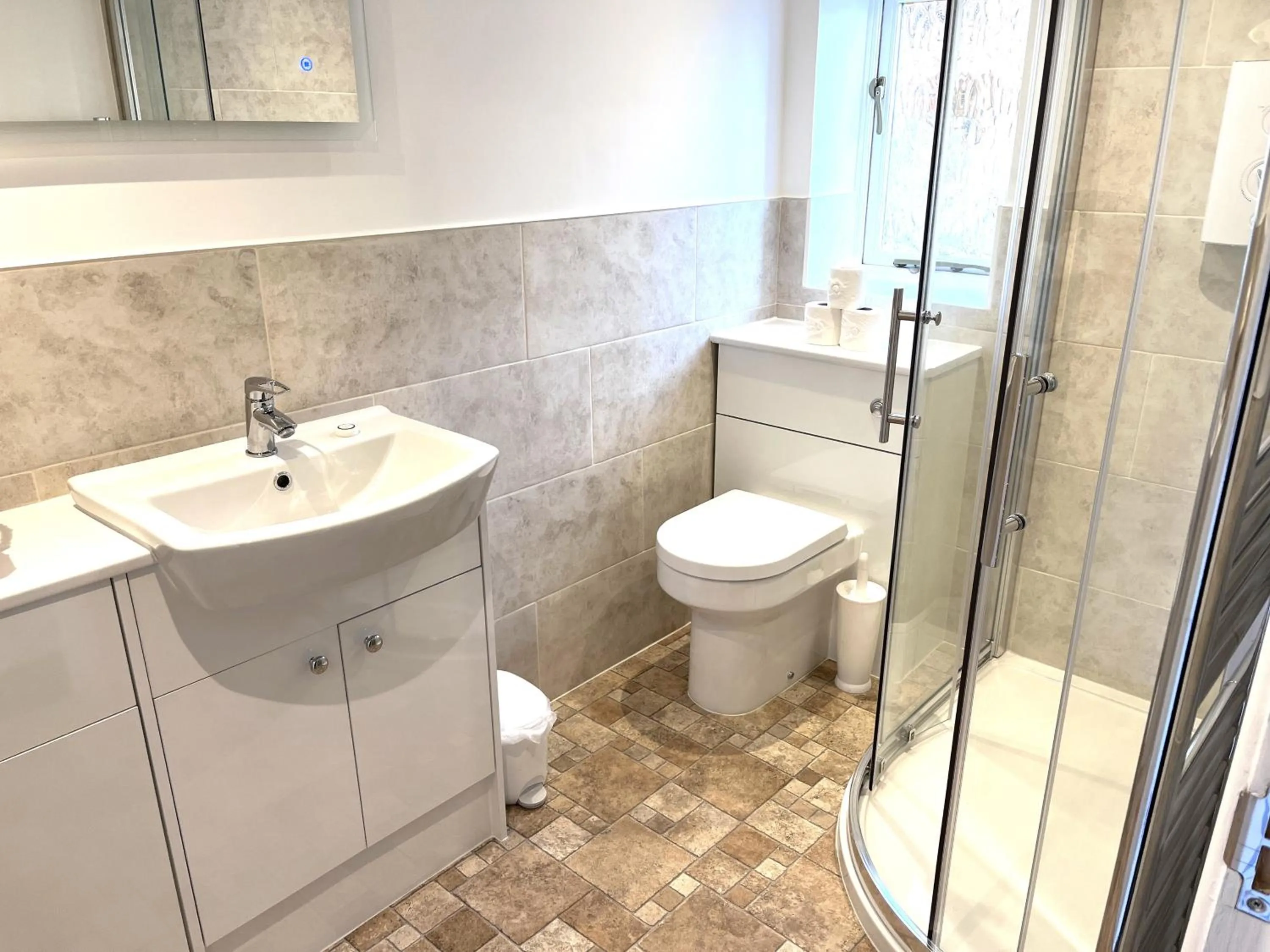 Shower in Bridge Farm Holiday Cottages