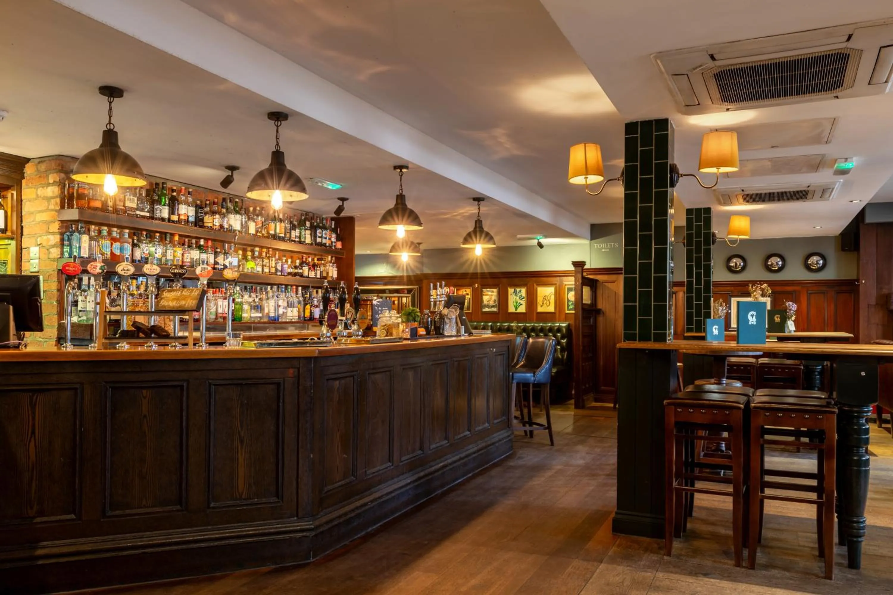 Lounge or bar in Coach & Horses Hotel