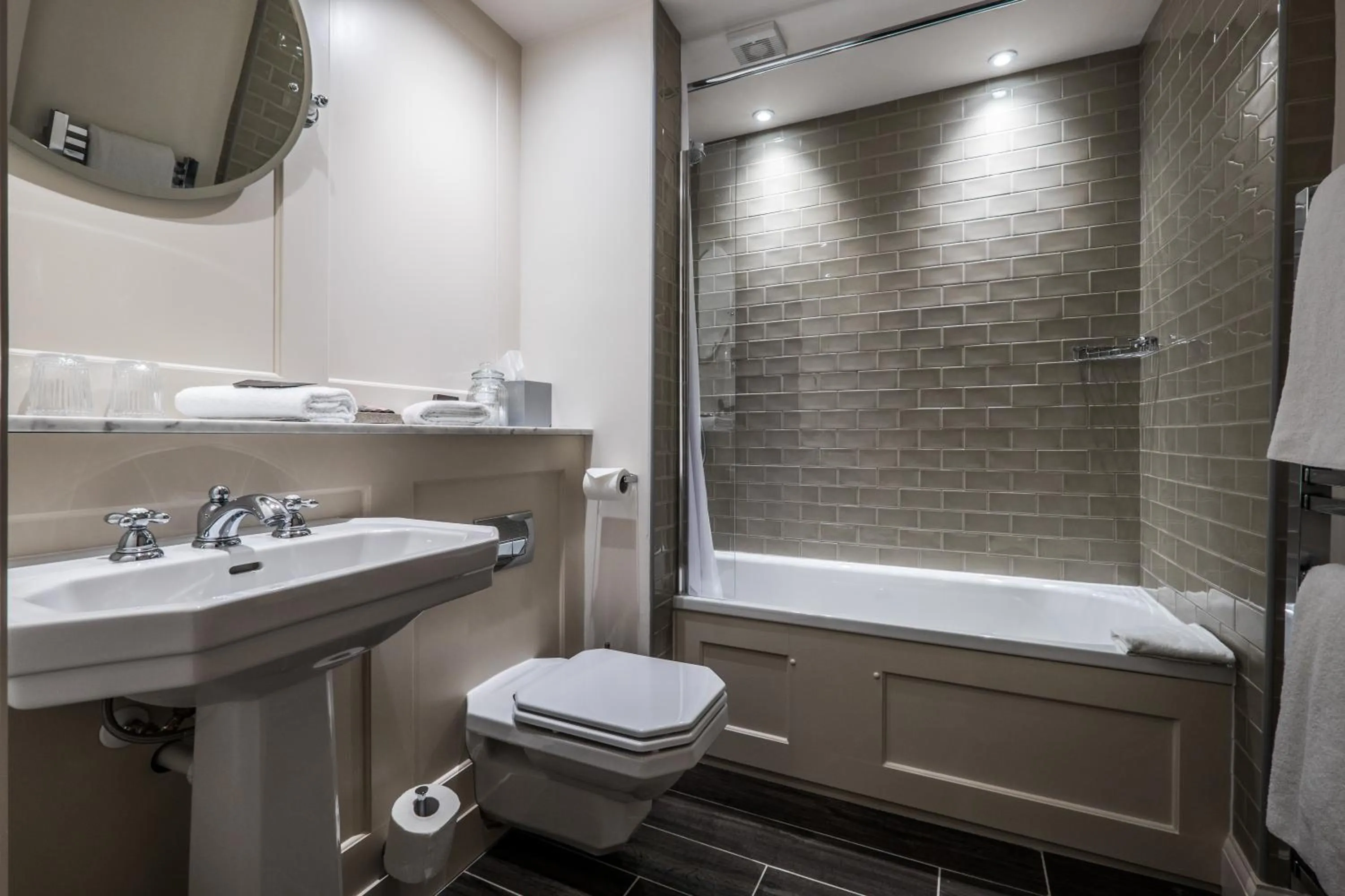 Bathroom in Coach & Horses Hotel